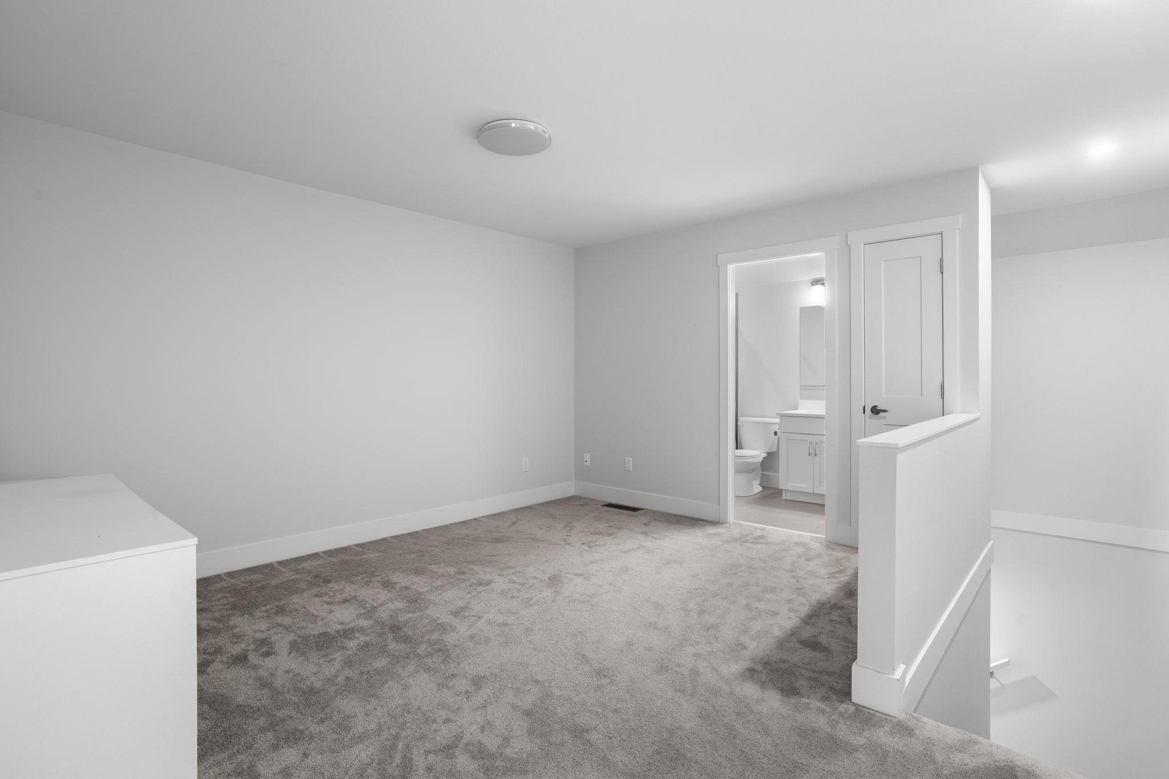 #33 628 MCCOMBS DRIVE - Image 25
