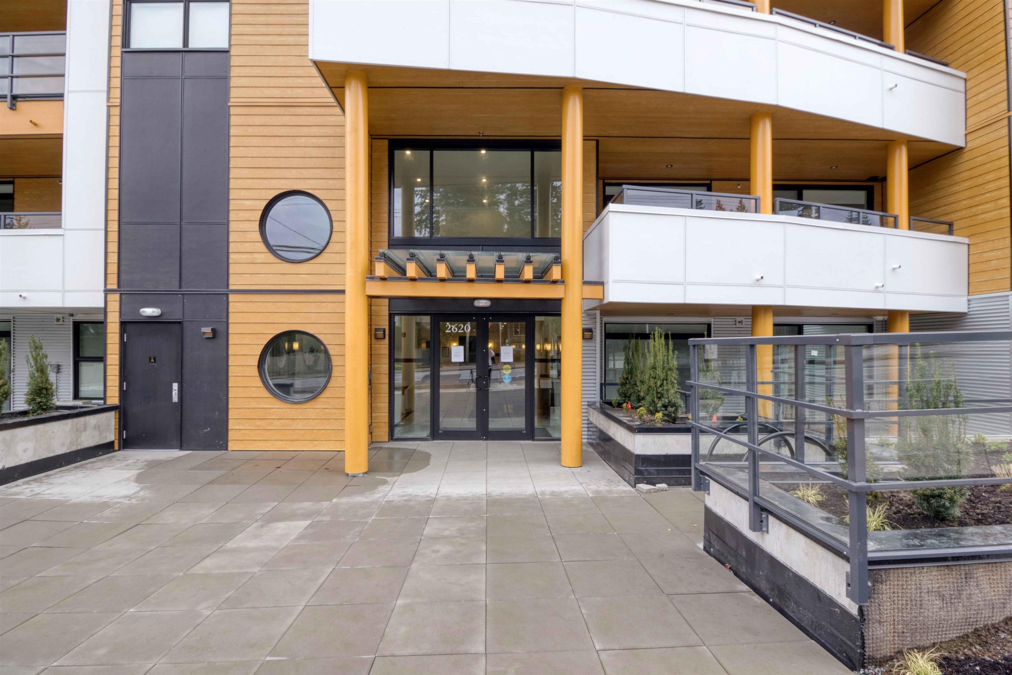 2620 152 Street, Surrey - Exteriors - Photo 2