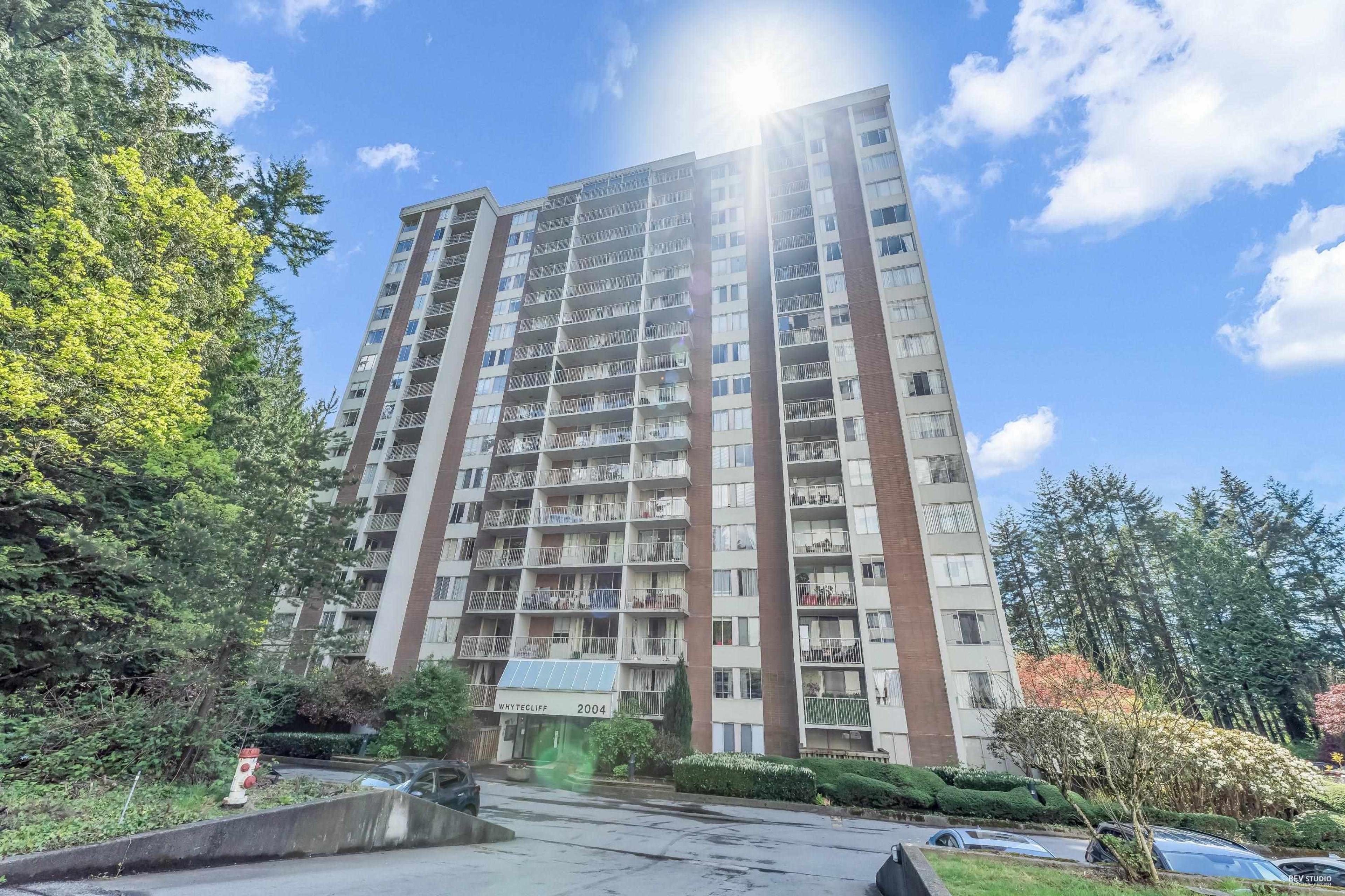2004 Fullerton Avenue, North Vancouver - Exteriors - Photo 1