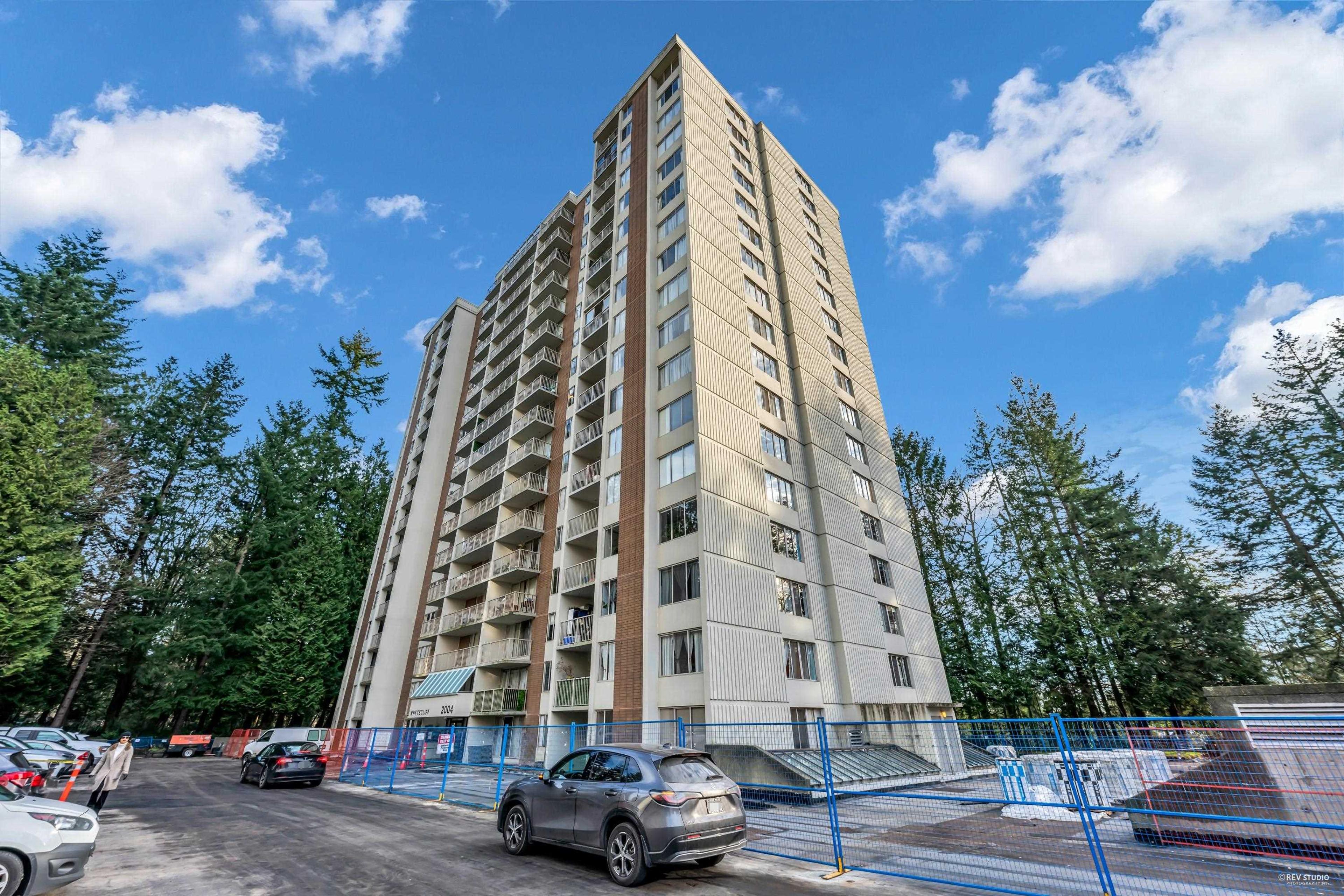 2004 Fullerton Avenue, North Vancouver - Exteriors - Photo 2