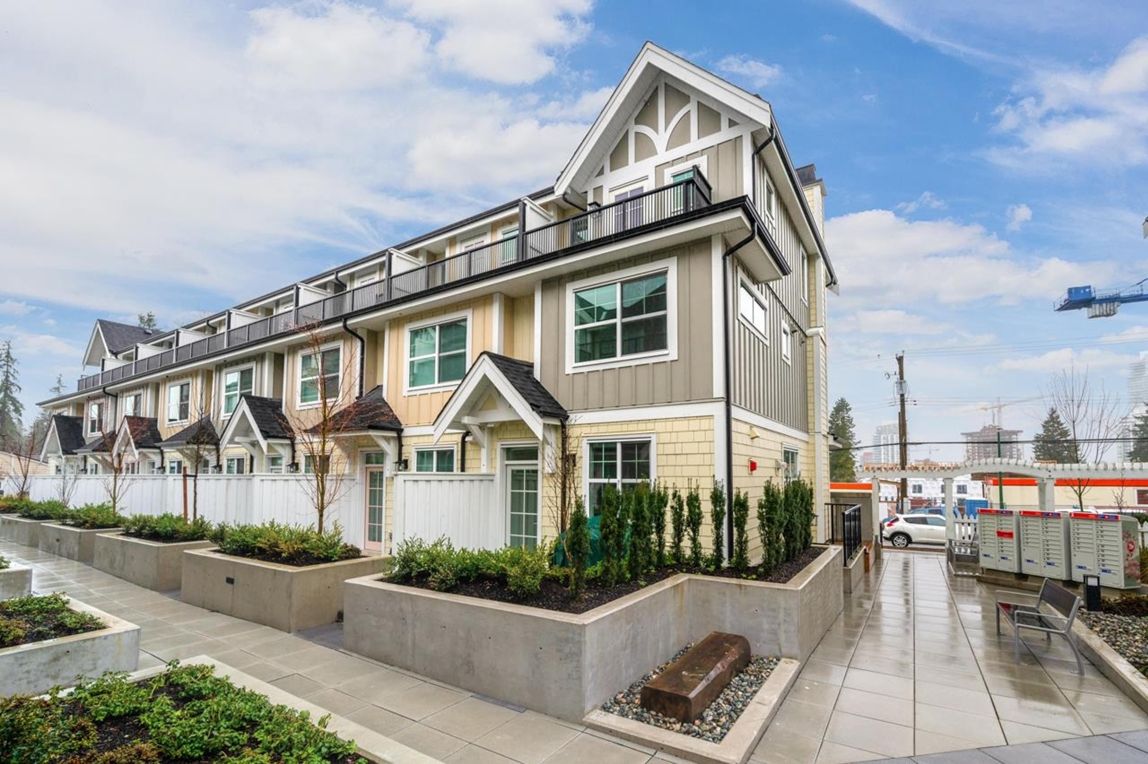 707 Robinson Street, Coquitlam - Exteriors - Full Complex View - Photo 4