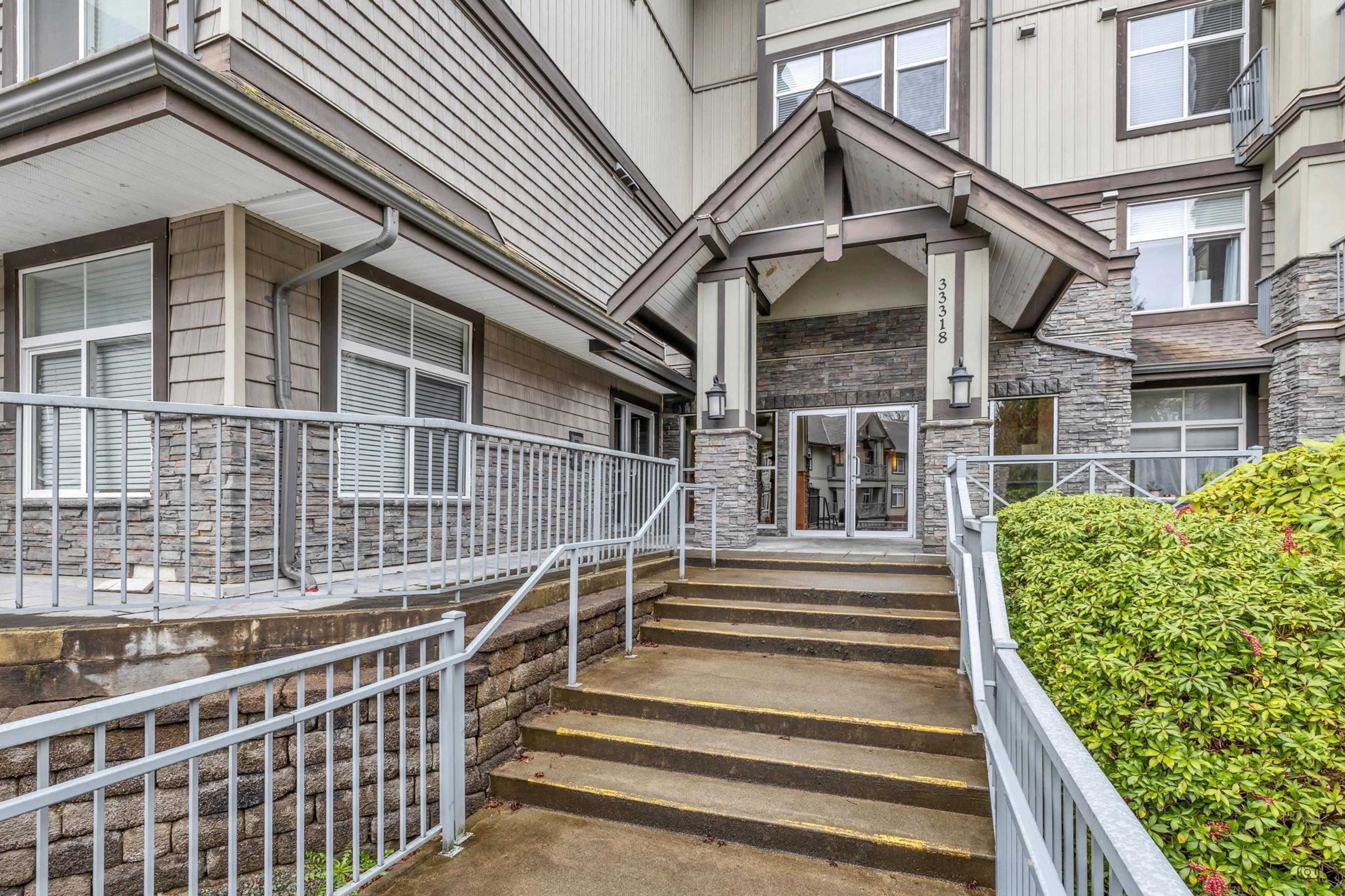 33338 E Bourquin Crescent, Abbotsford - Exteriors - Photo 1