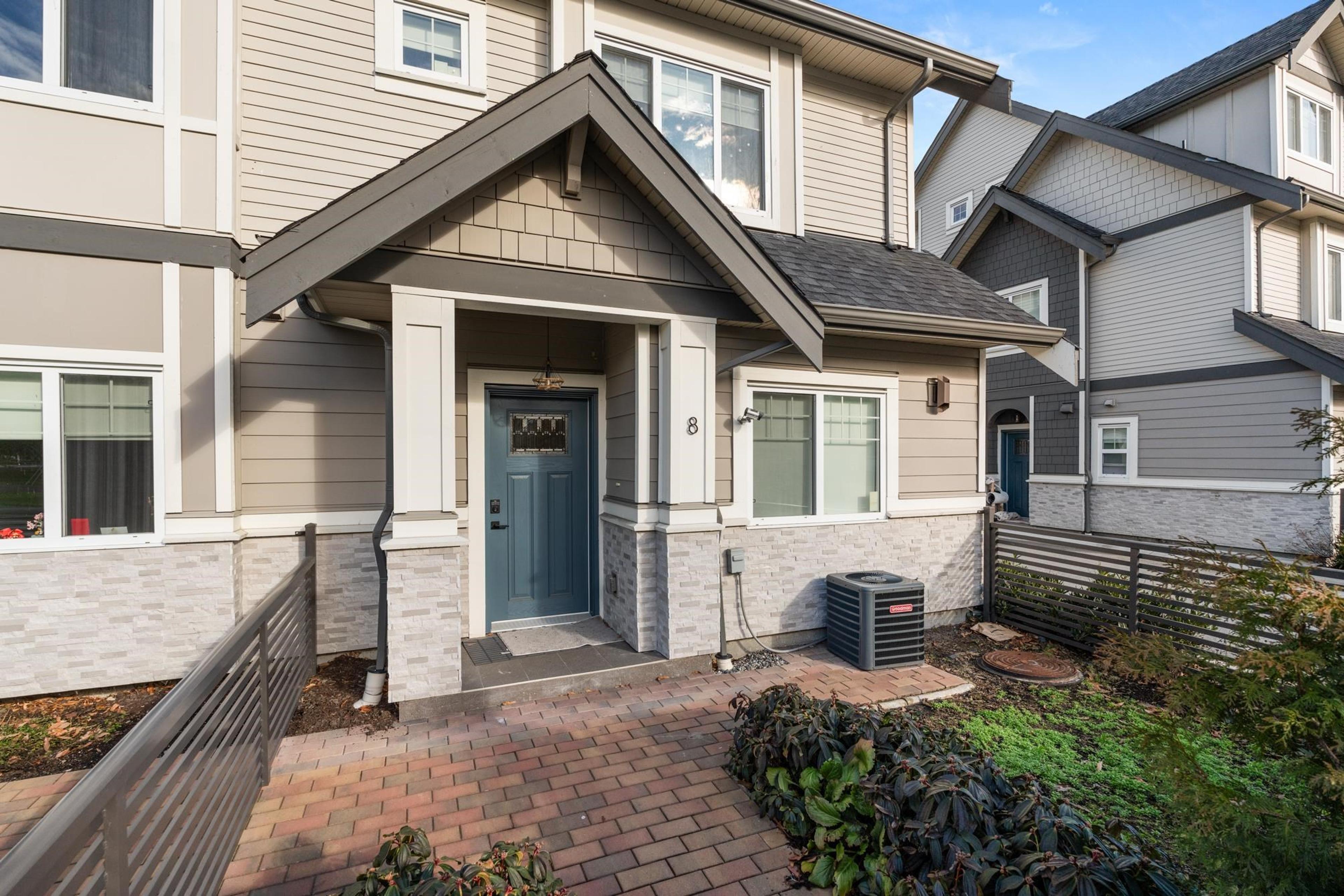 9219 Williams Road, Richmond - Exteriors - Photo 3