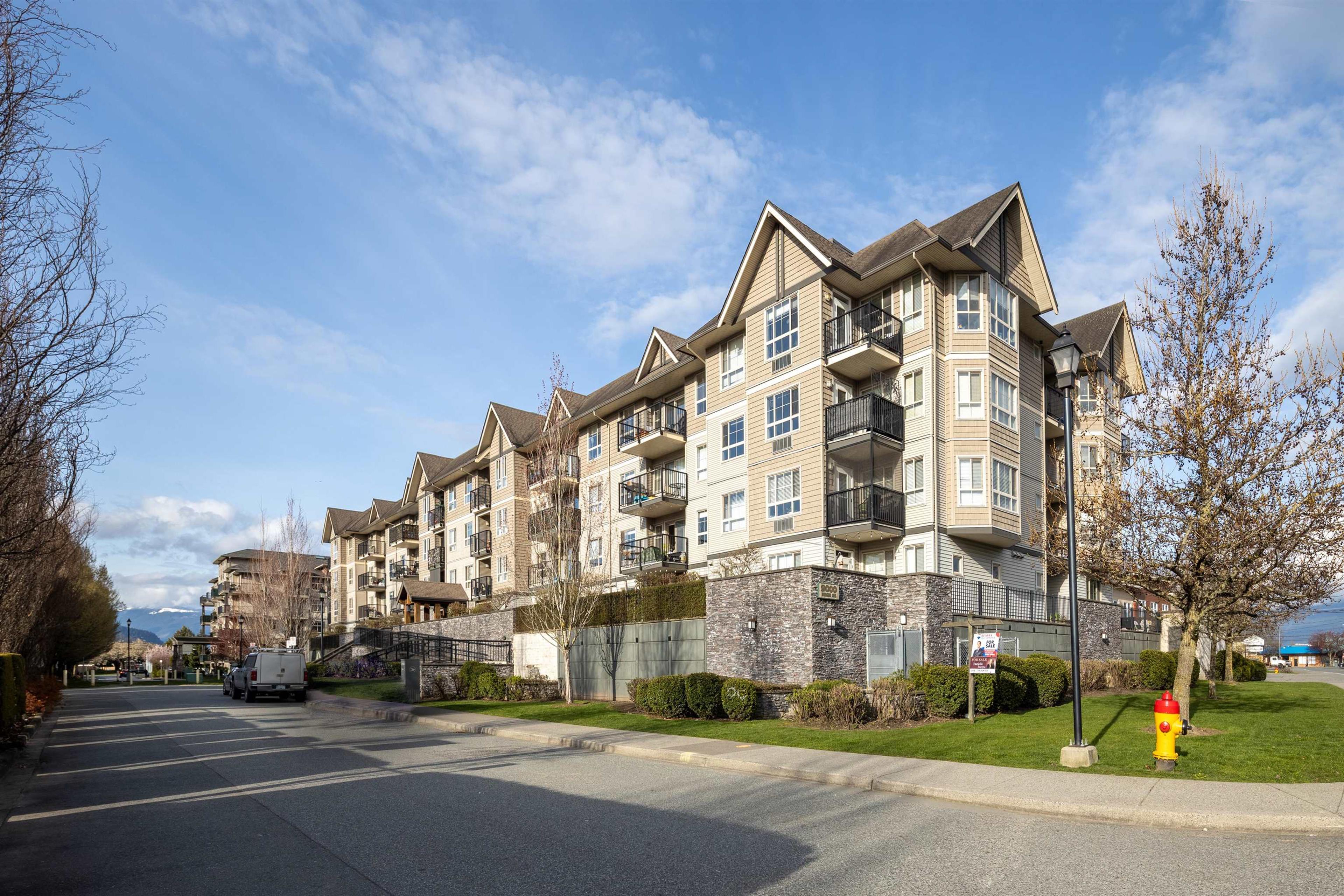 9000 Birch Street, Chilliwack - Exteriors - Full Complex View - Photo 2