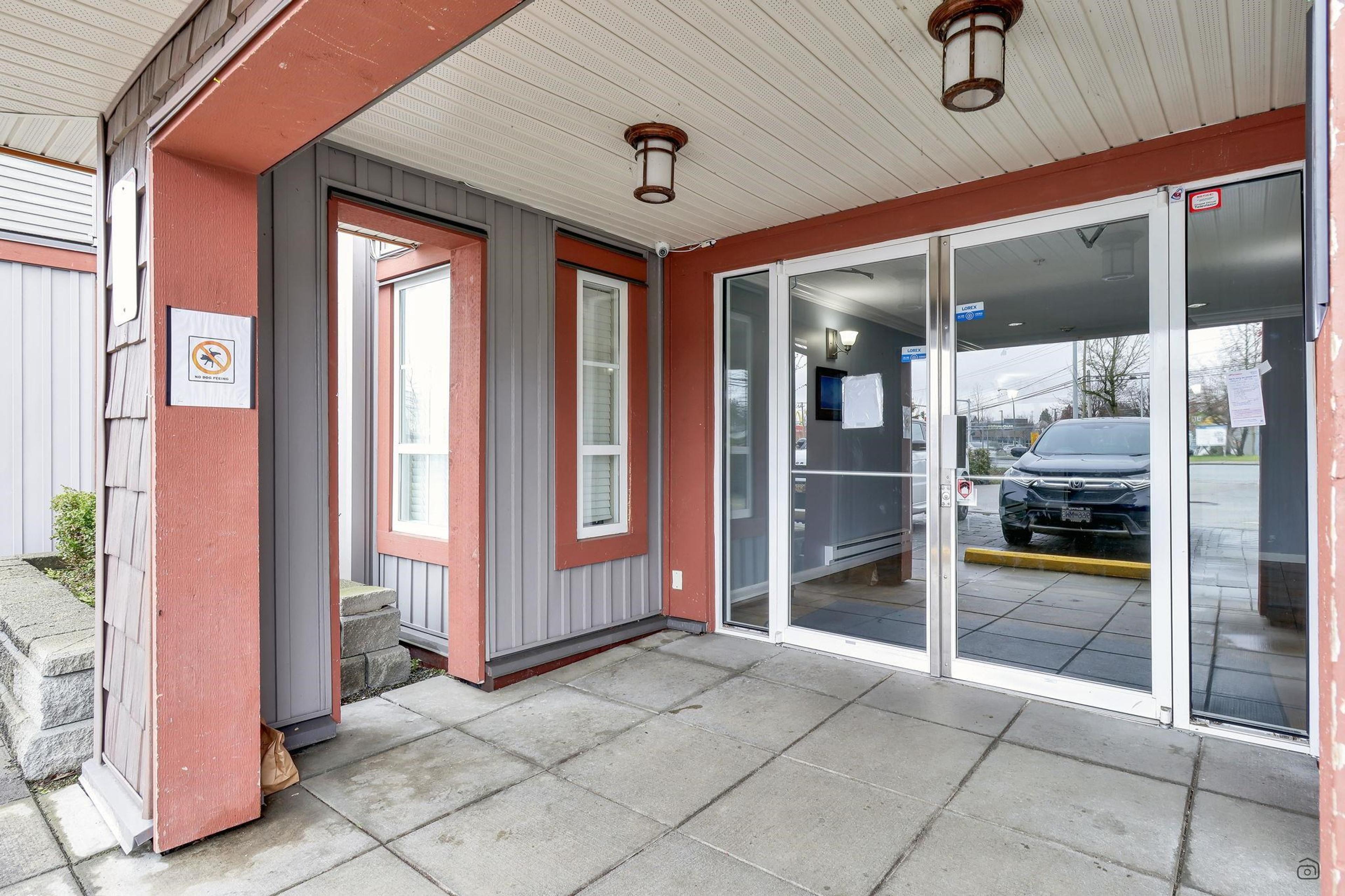 6960 120 Street, Surrey - Exteriors - Photo 2