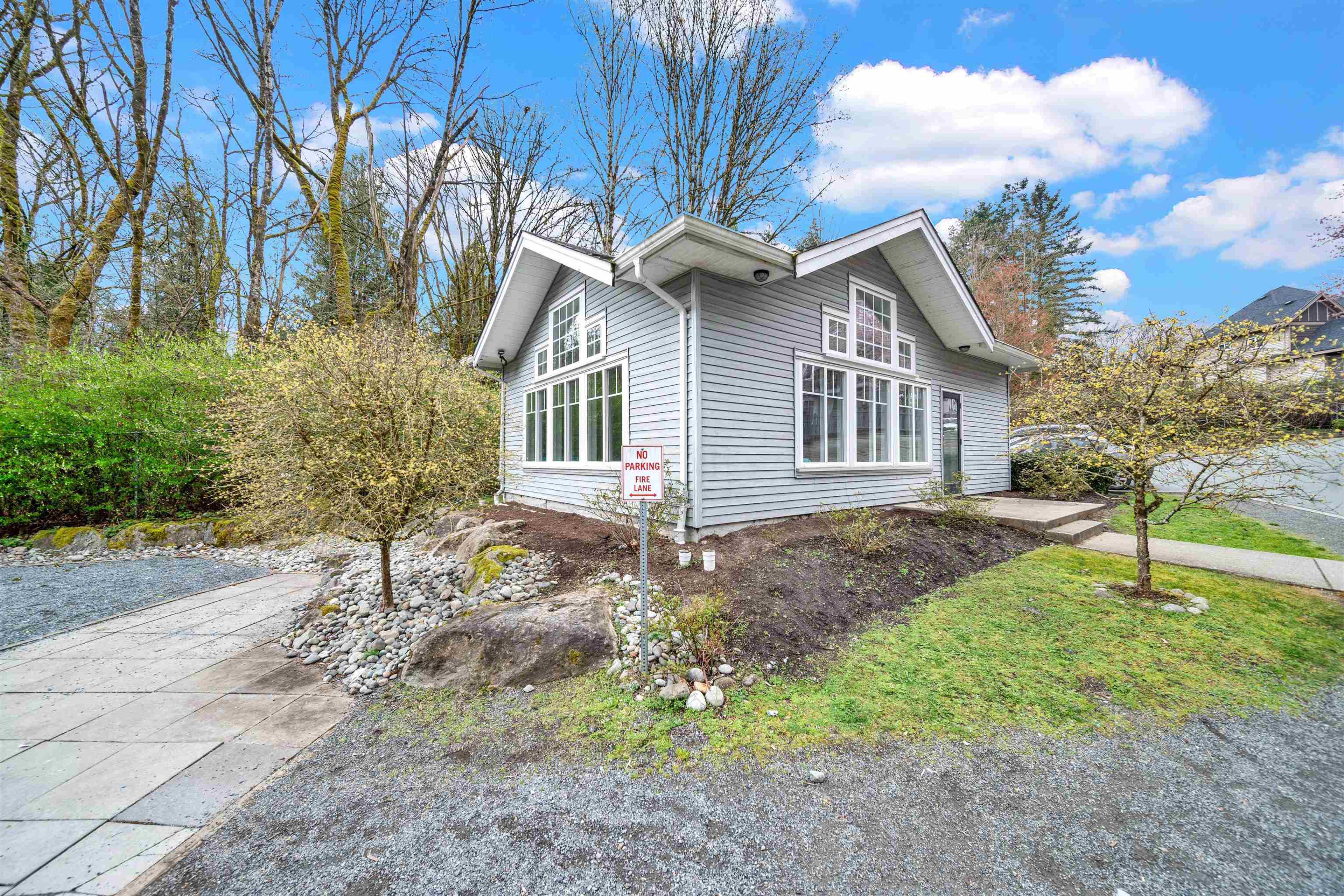 13864 Hyland Road, Surrey - Exteriors - Photo 2