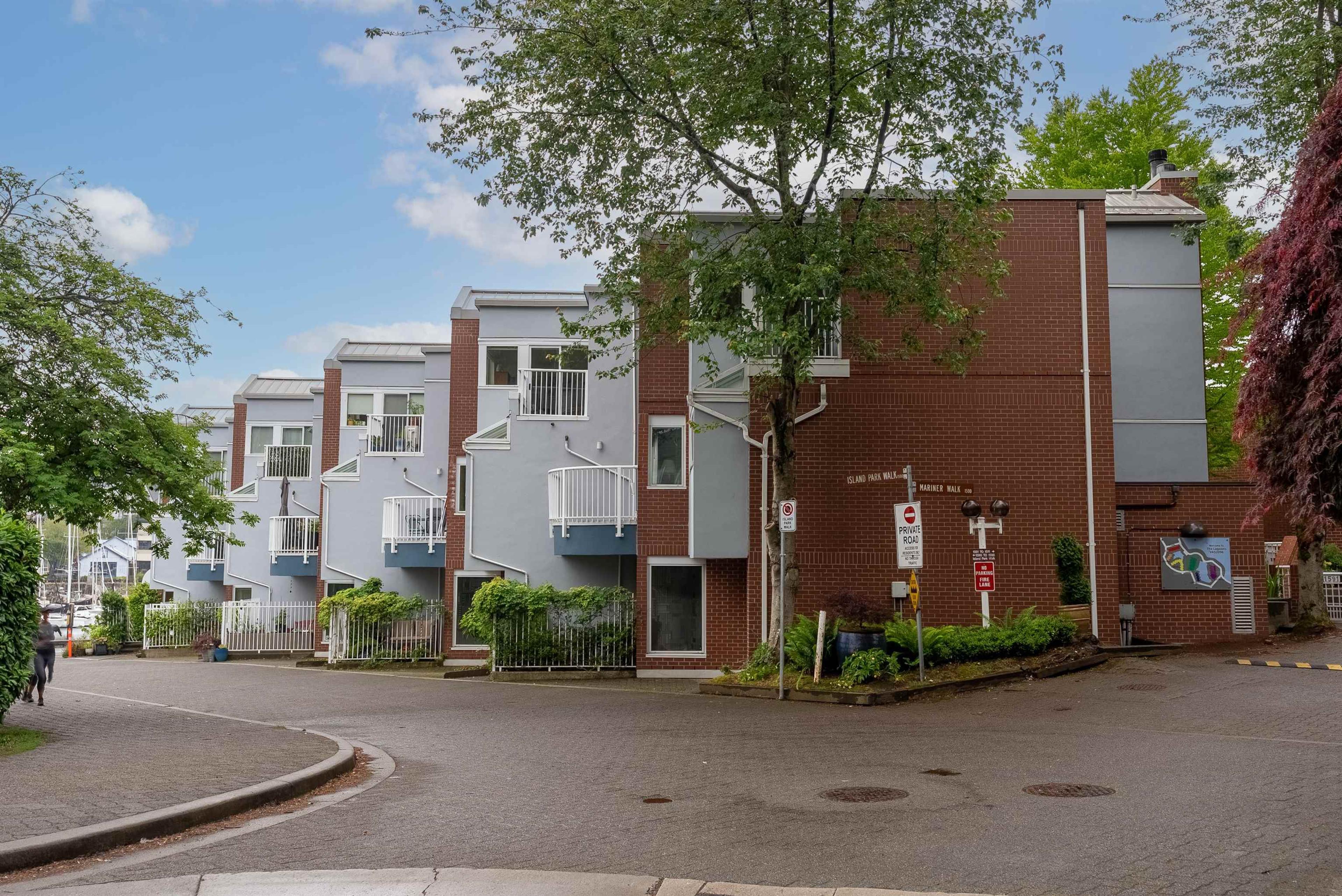 1525 Mariner Walk, Vancouver - Exteriors - Full Complex View - Photo 3