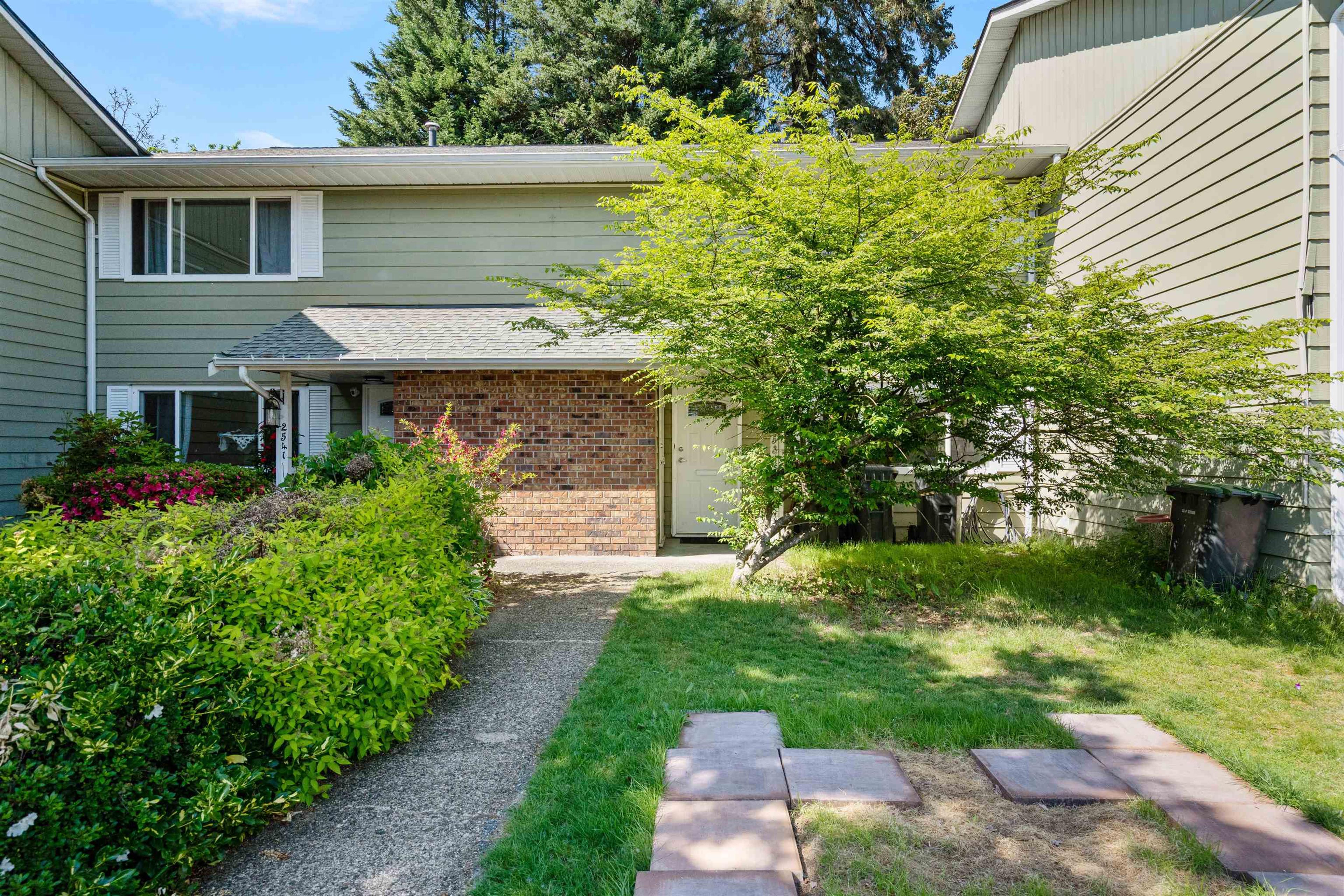 2535 Gordon Avenue, Port Coquitlam - Exteriors - Photo 4