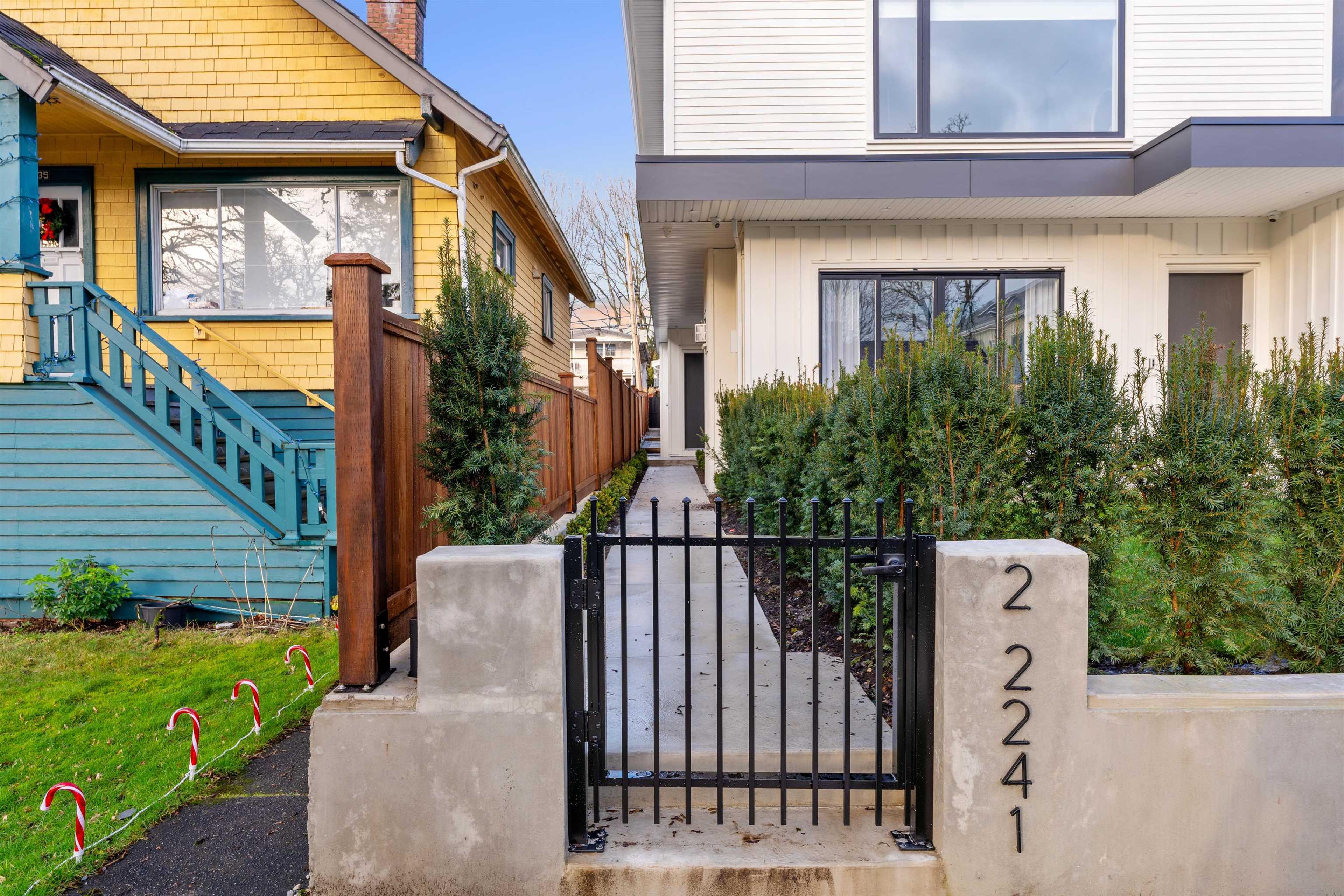 2241 E 8th Avenue, Vancouver - Exteriors - Photo 3