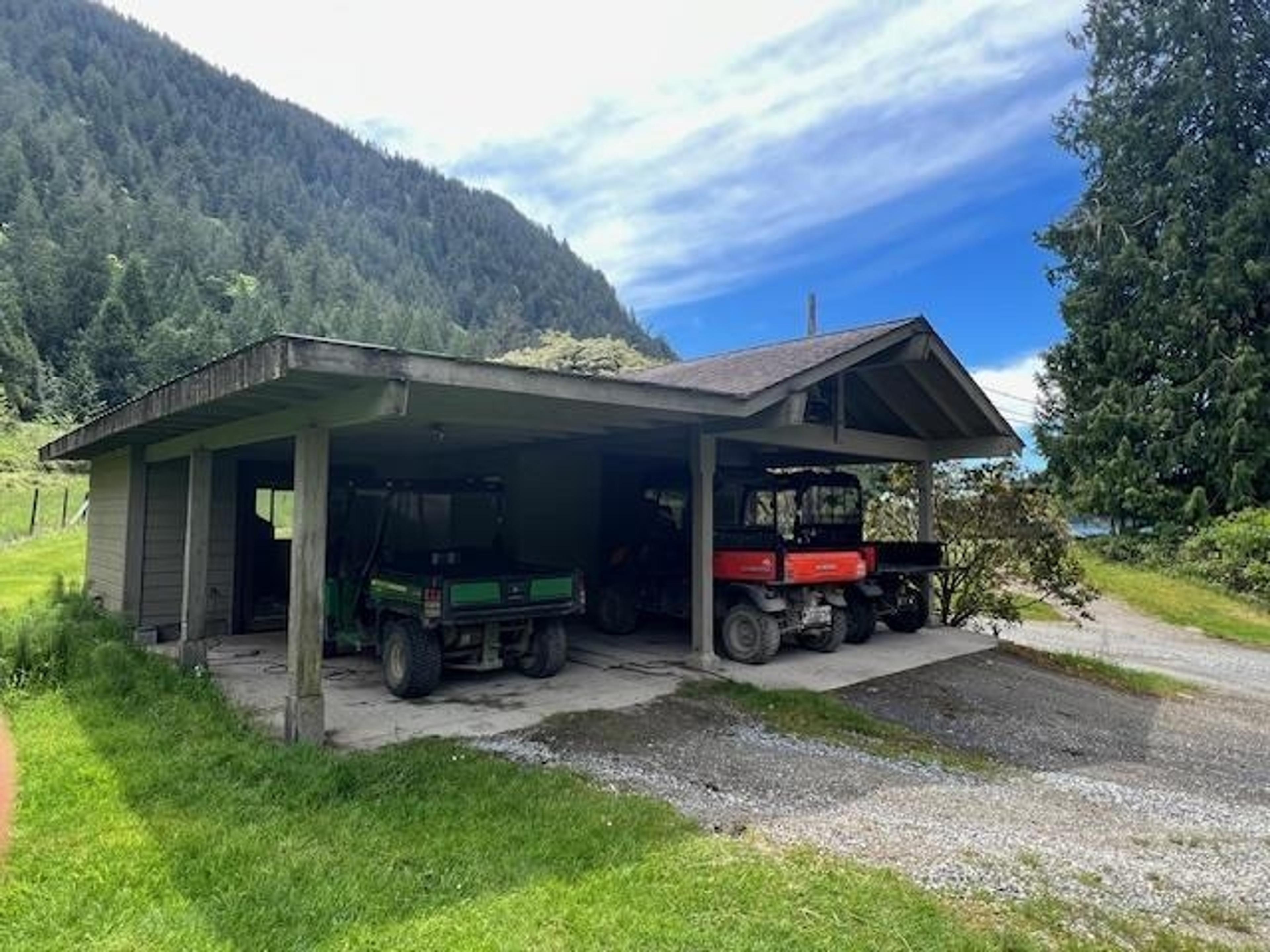 SL27 Sea Ranch, Gambier Island - Exteriors - Photo 4