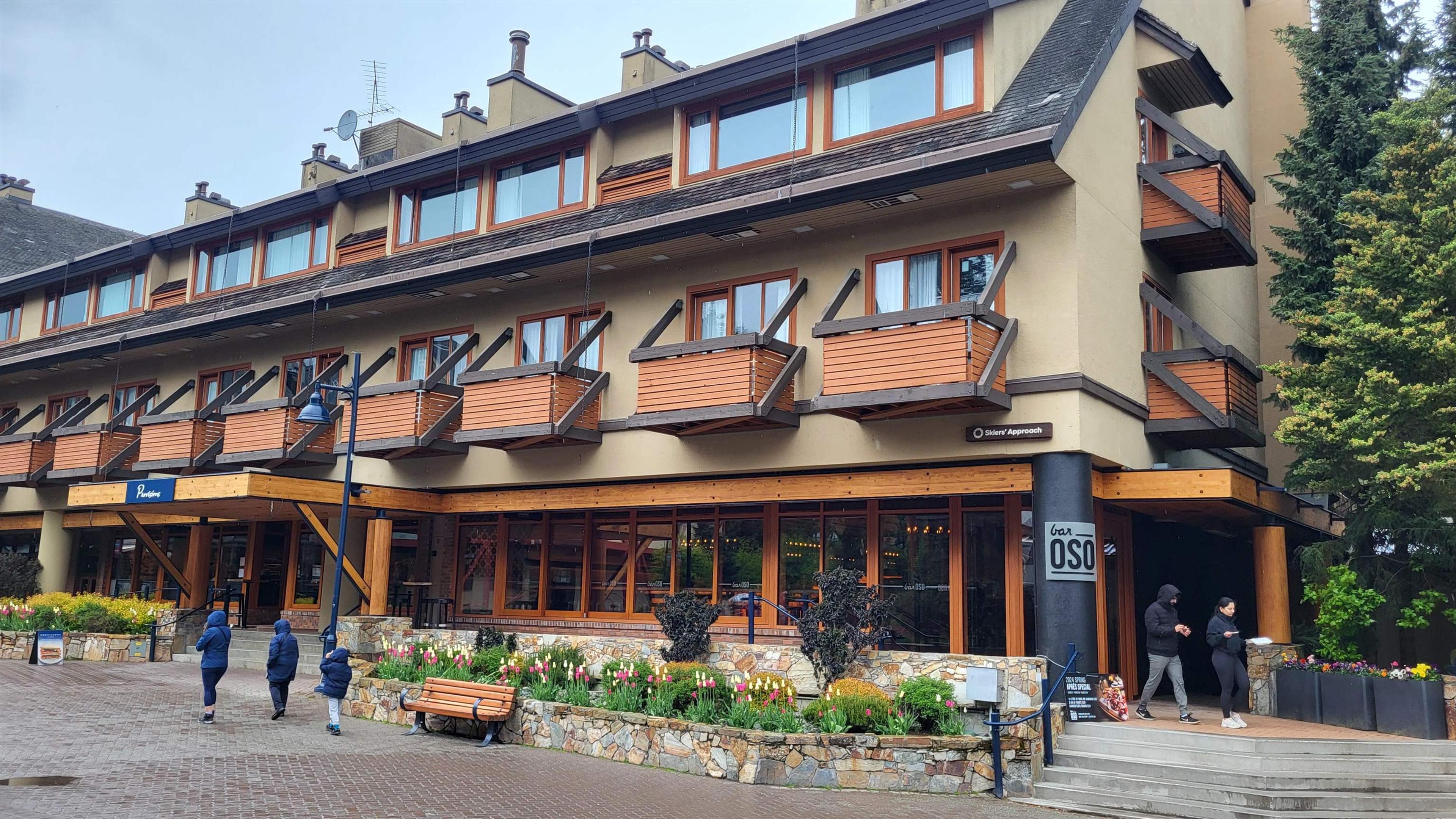 4220 Gateway Drive, Whistler - Exteriors - Photo 2