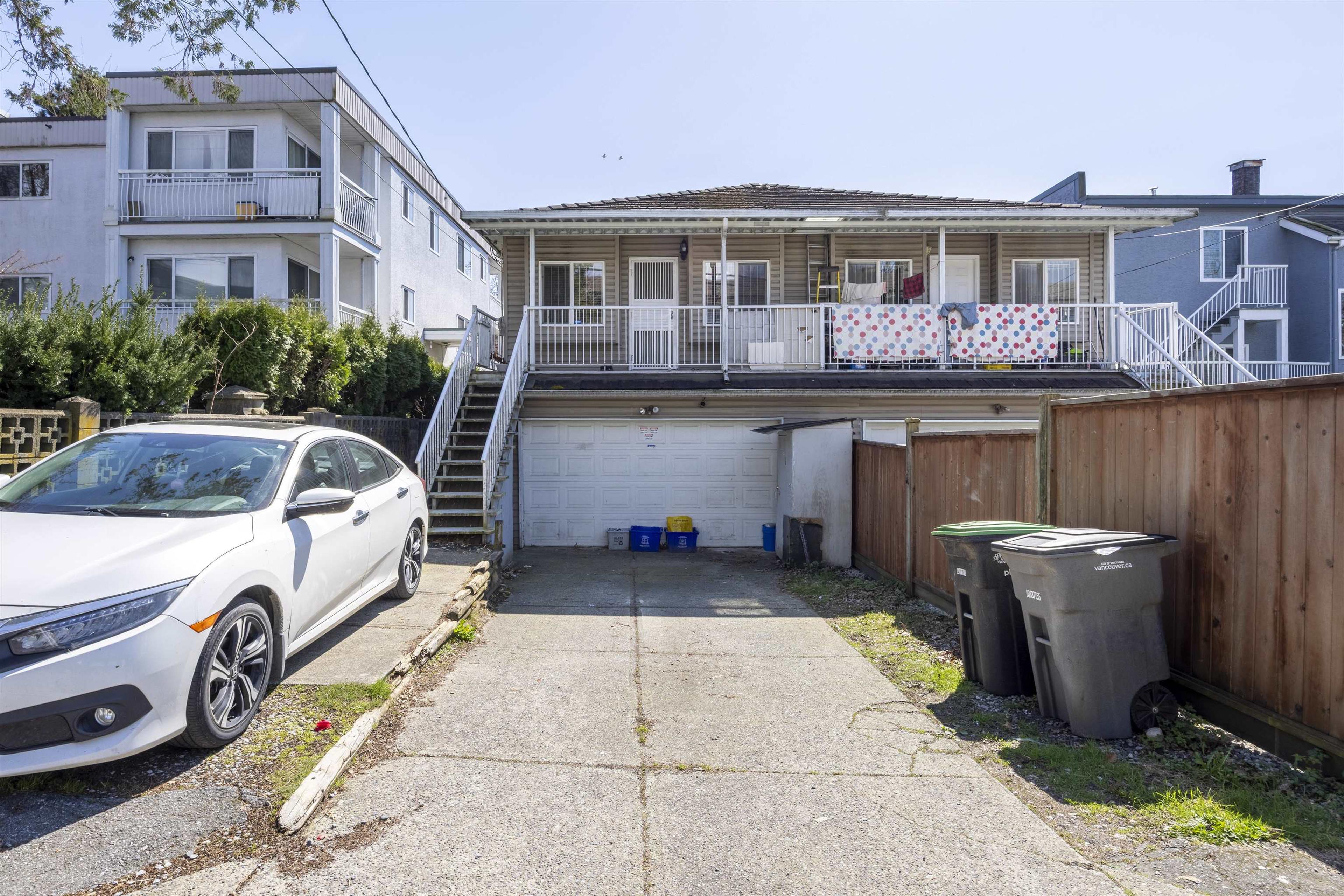 2245 Dundas Street, Vancouver - Exteriors - Photo 2