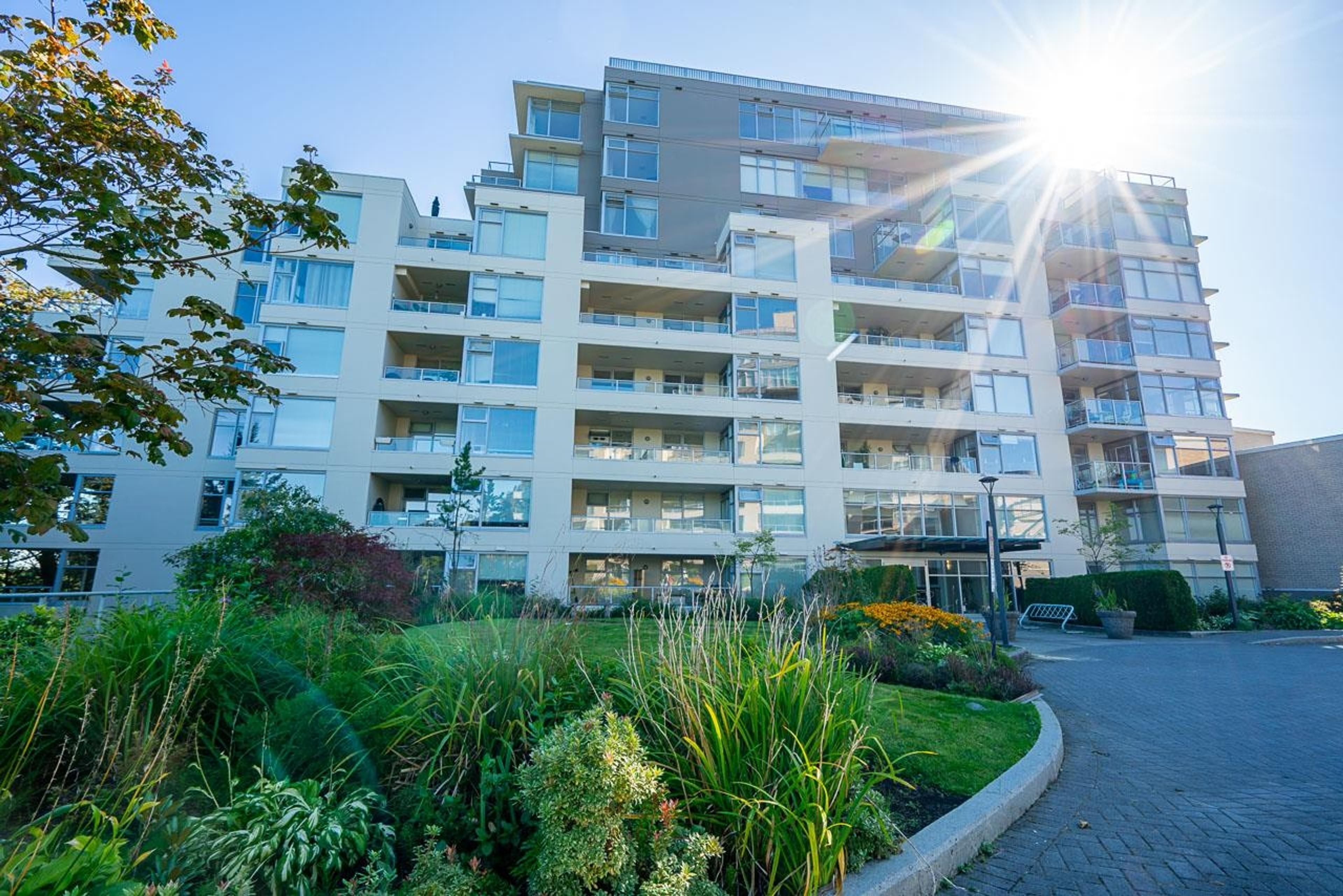 9298 University Crescent, Burnaby - Exteriors - Photo 3