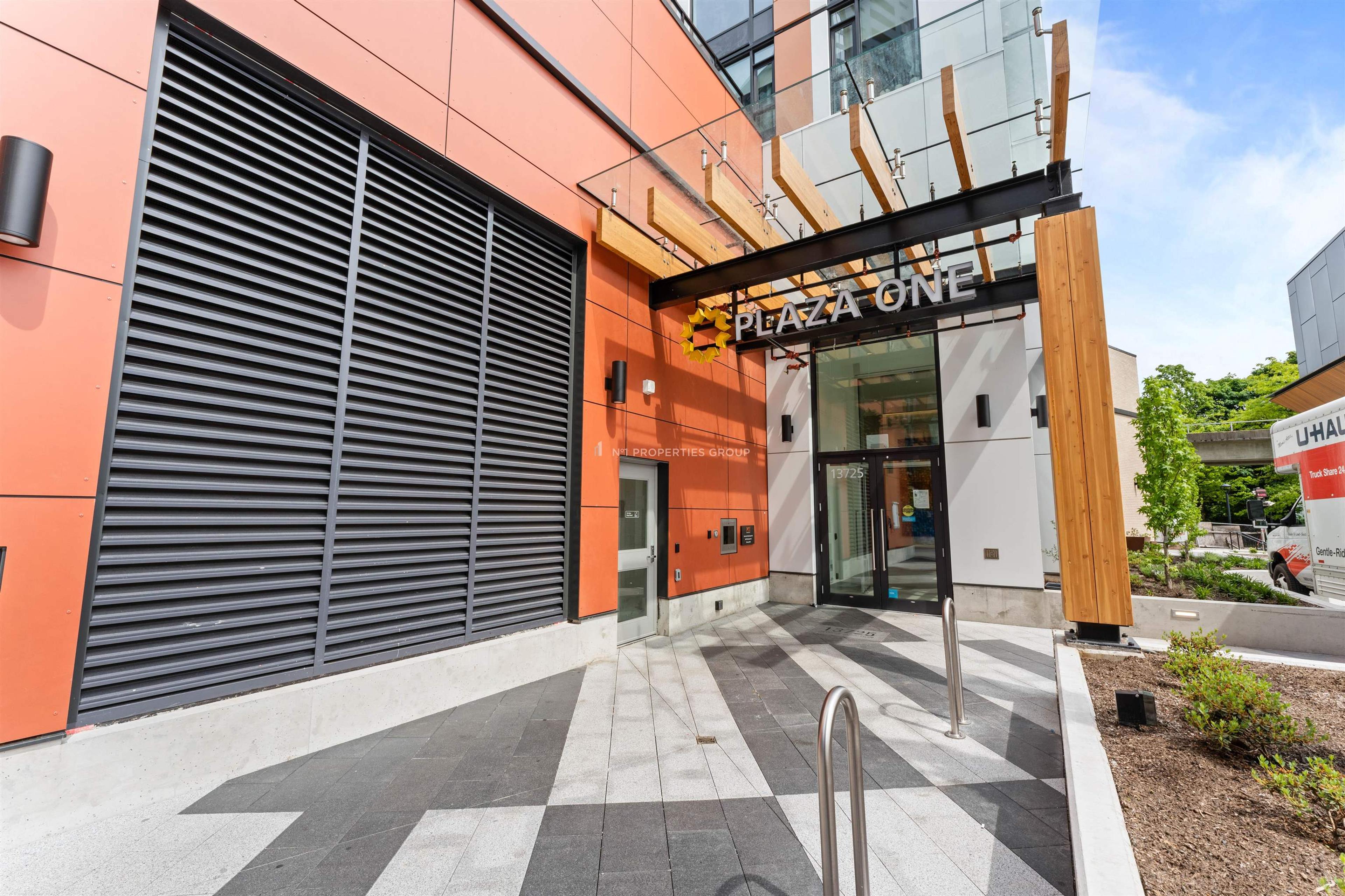 13725 George Junction, Surrey - Exteriors - Photo 2