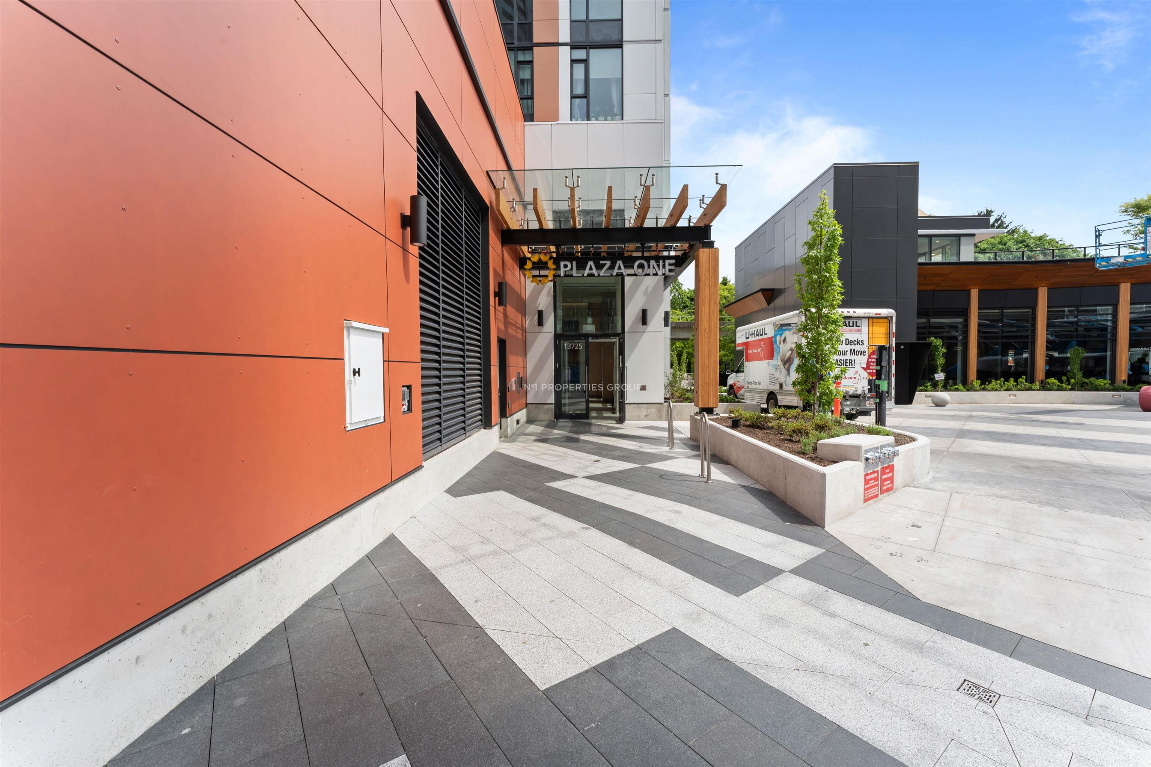 13725 George Junction, Surrey - Exteriors - Photo 3