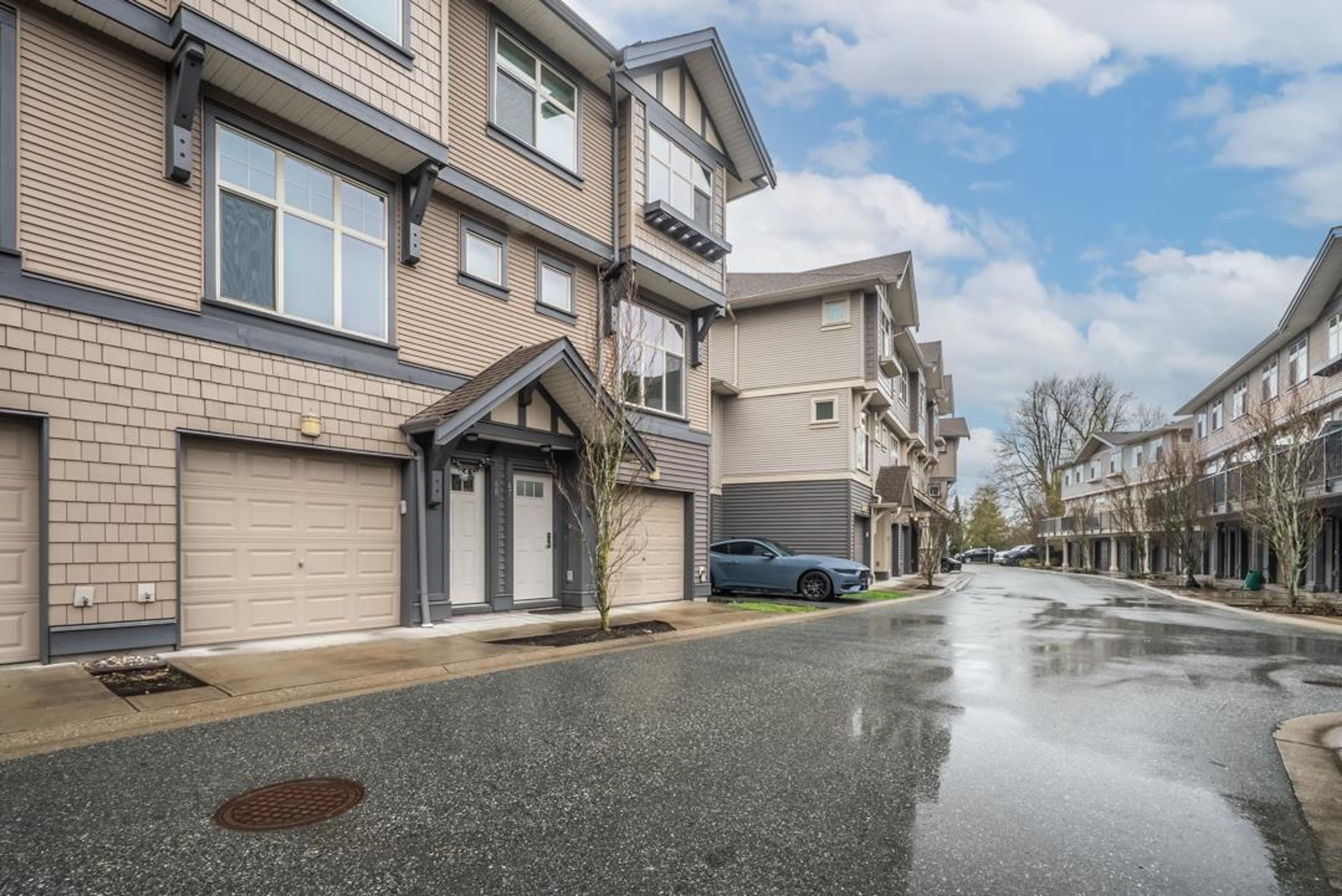 31125 Westridge Place, Abbotsford - Exteriors - Full Complex View - Photo 4