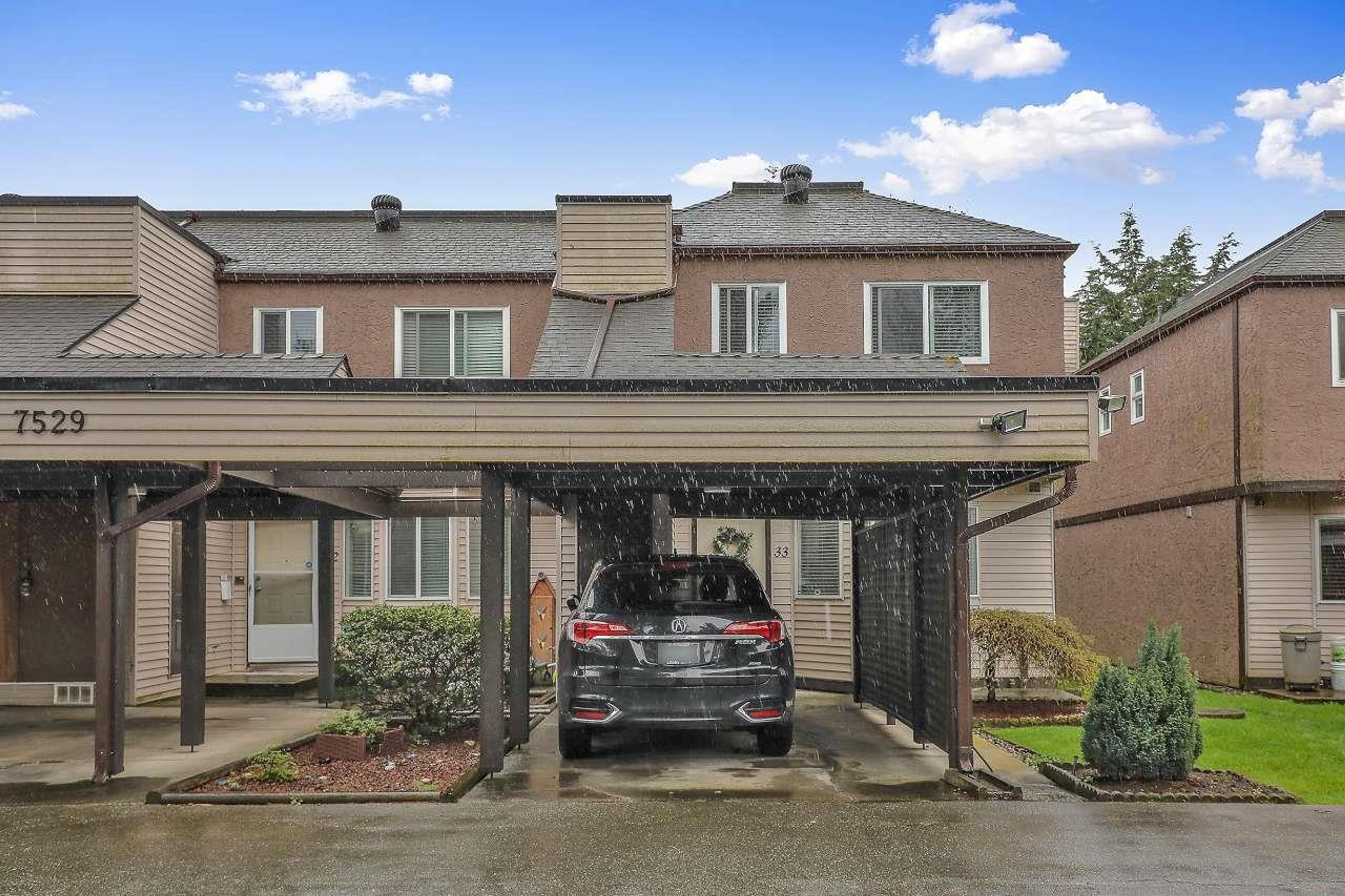 7533 140 Street, Surrey - Exteriors - Photo 2