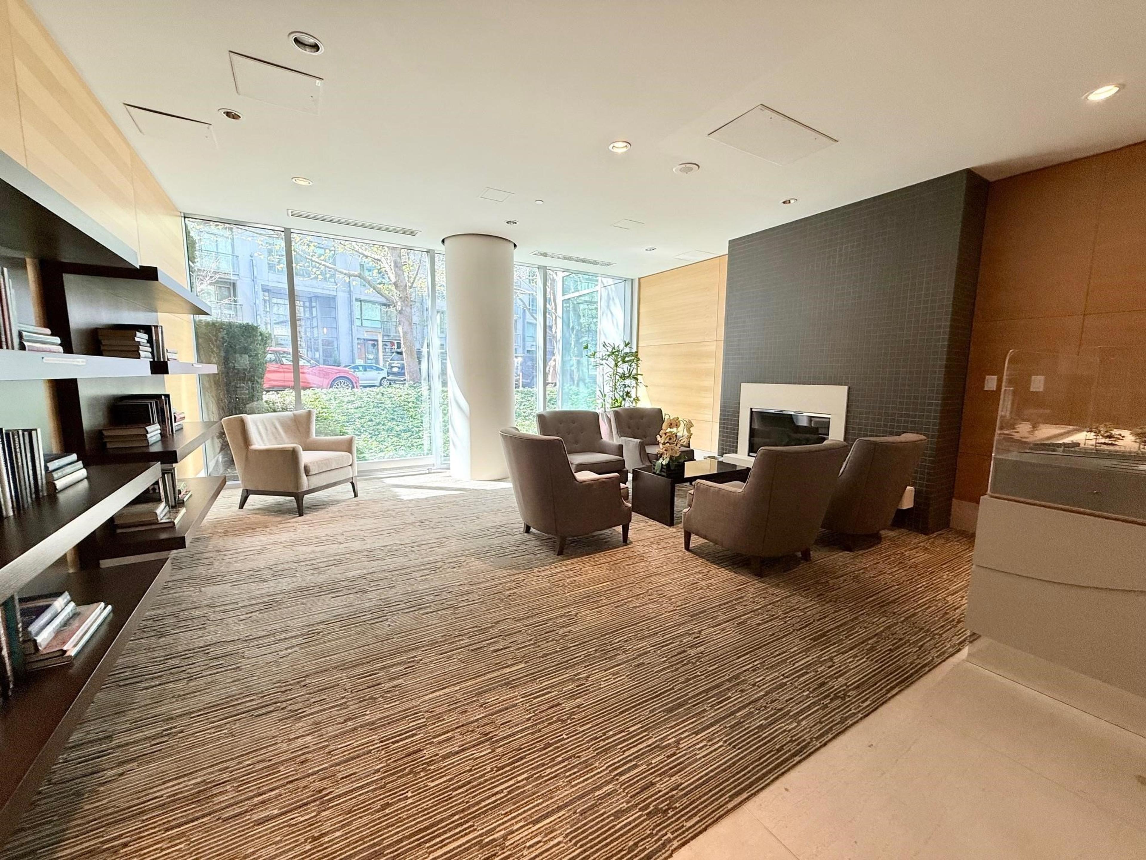 590 Nicola Street, Vancouver - Common Areas - Lobbies / Hallways / Foyers - Photo 2