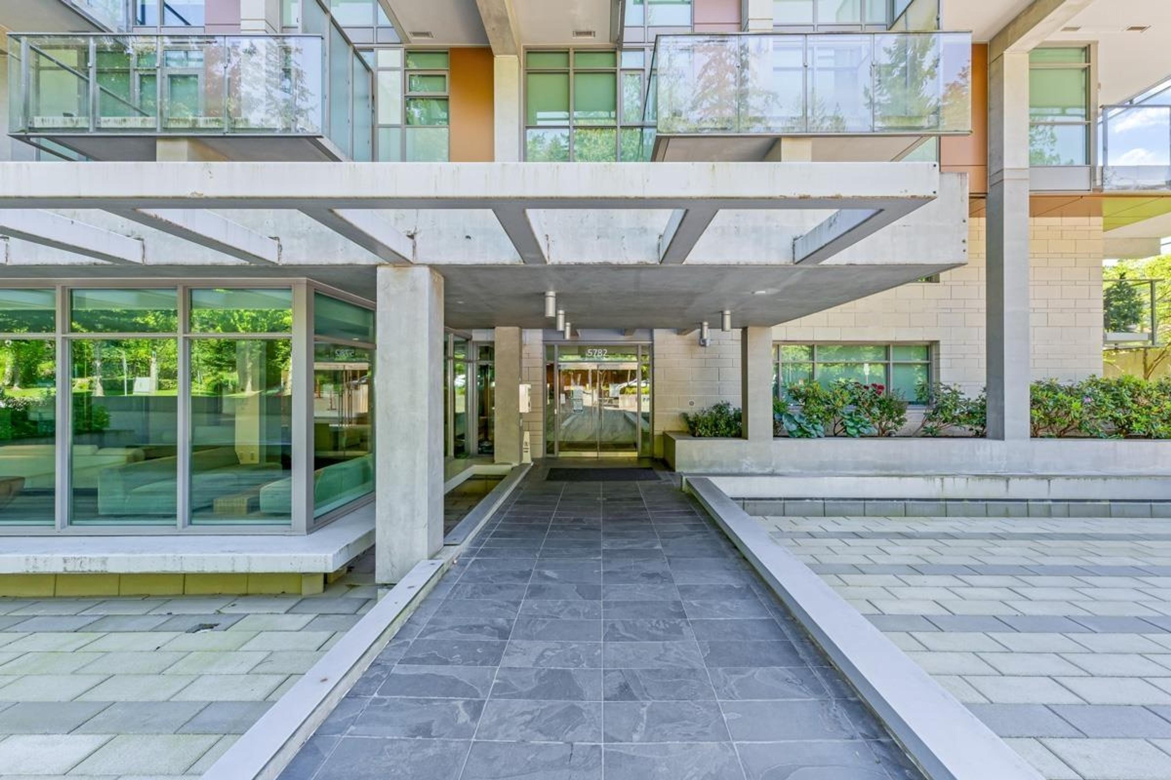 5782 Berton Avenue, Vancouver - Exteriors - Photo 2