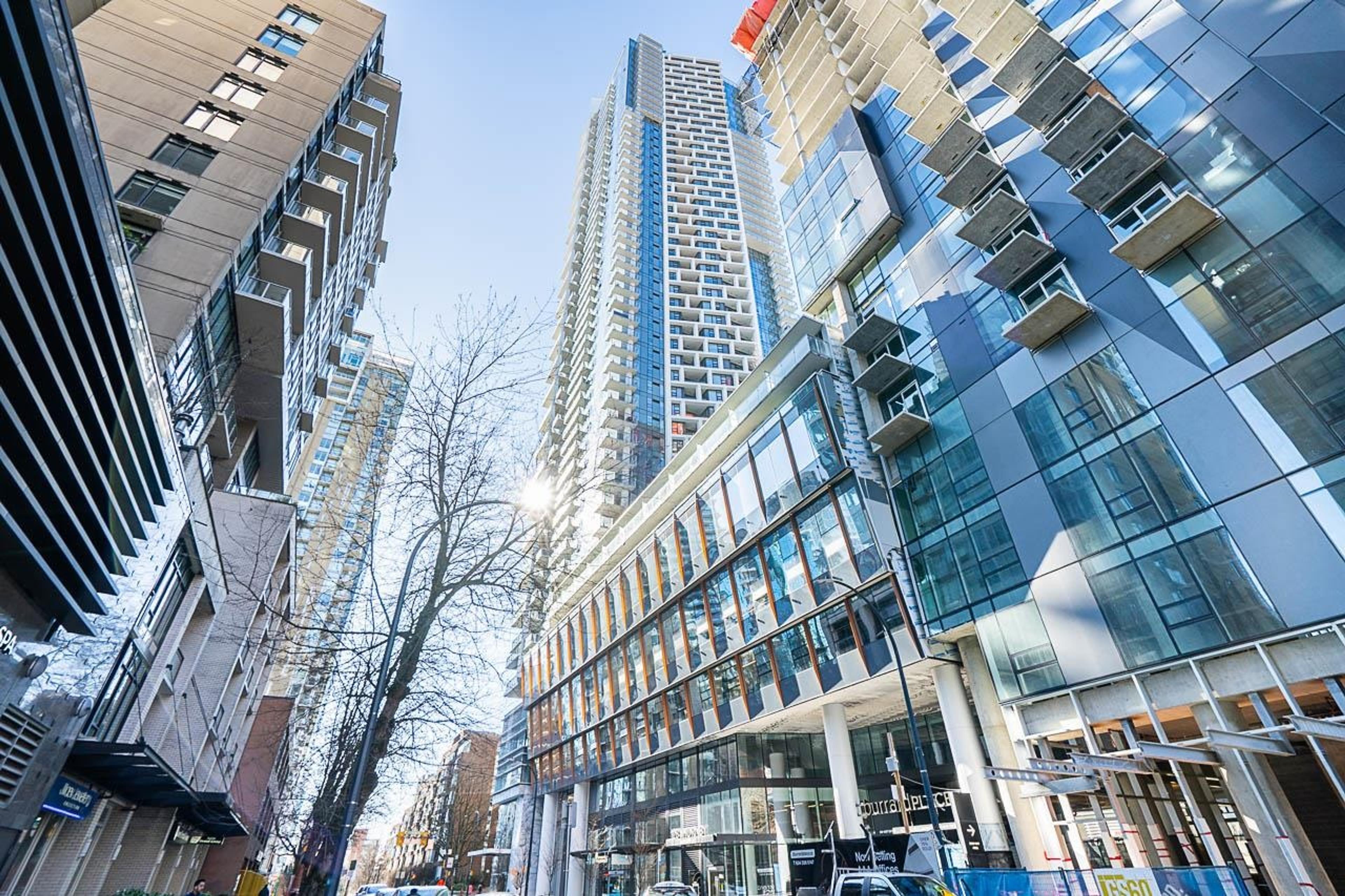 1289 Hornby Street, Vancouver - Exteriors - Full Complex View - Photo 2