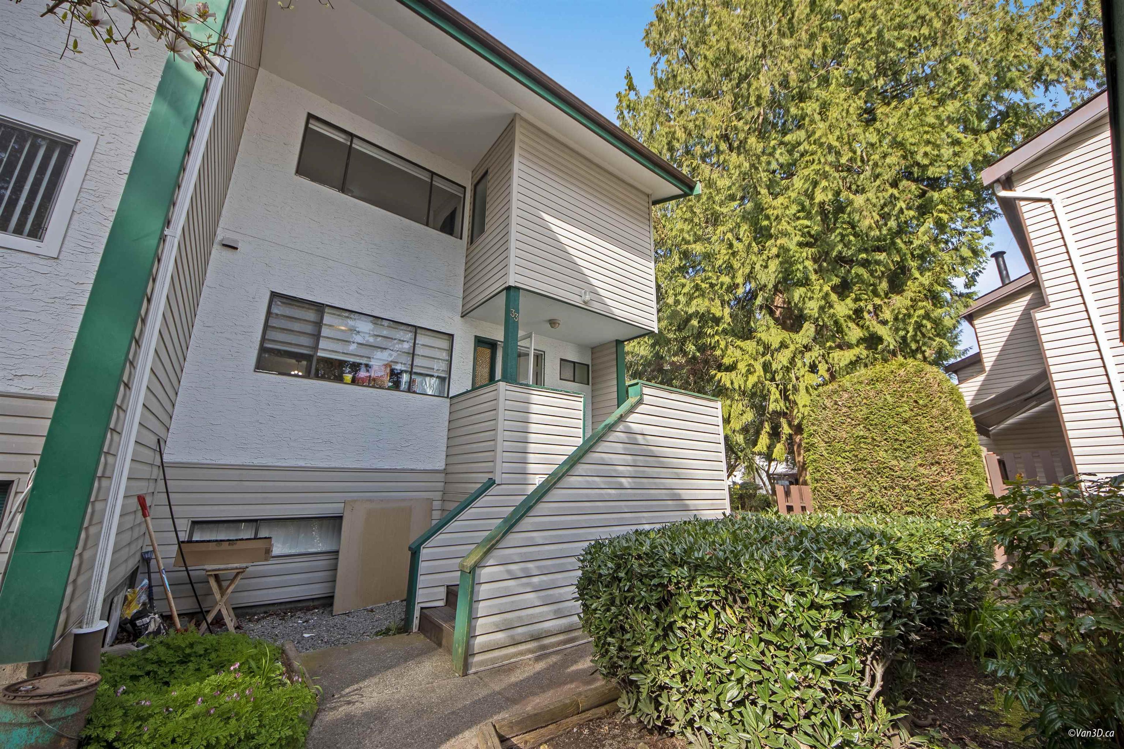 9383 121 Street, Surrey - Exteriors - Photo 2