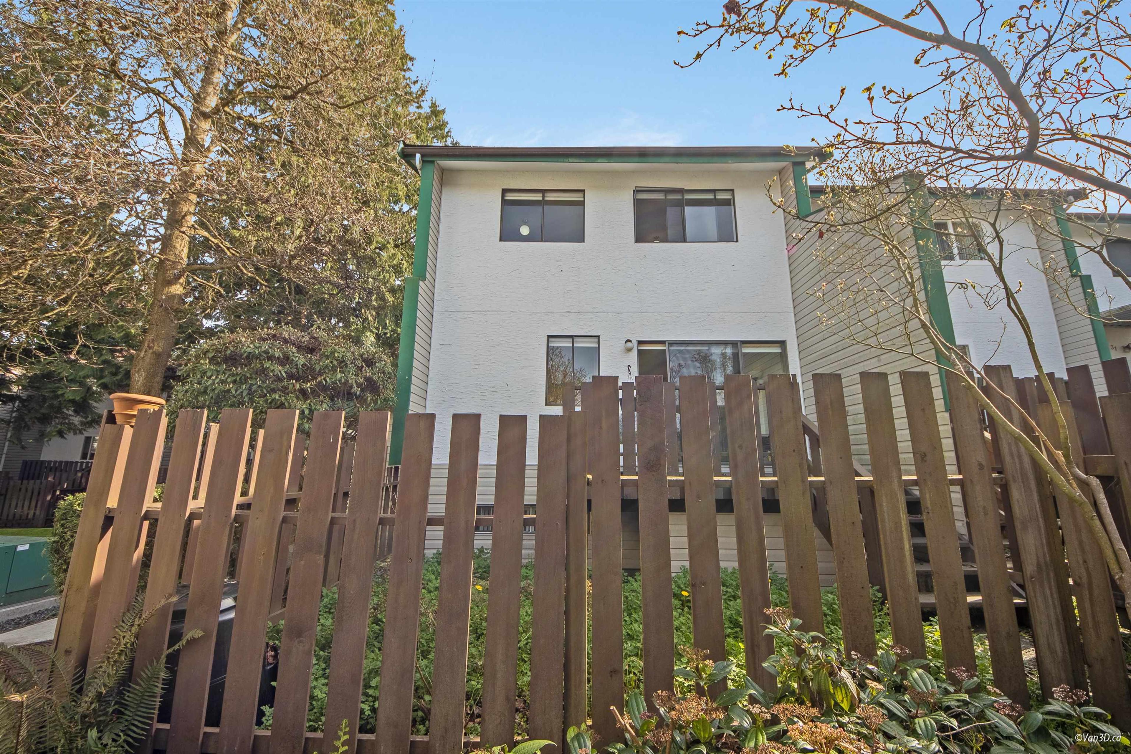 9383 121 Street, Surrey - Exteriors - Photo 3