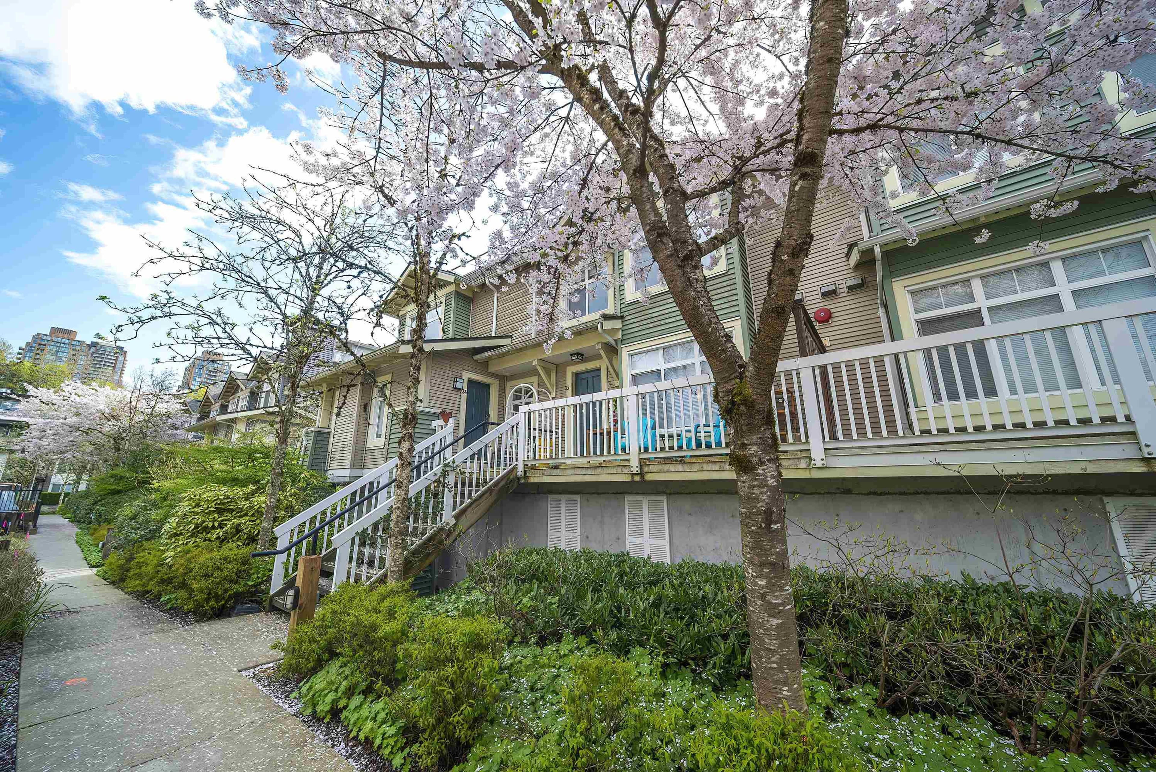 7428 Southwynde Avenue, Burnaby - Exteriors - Photo 1