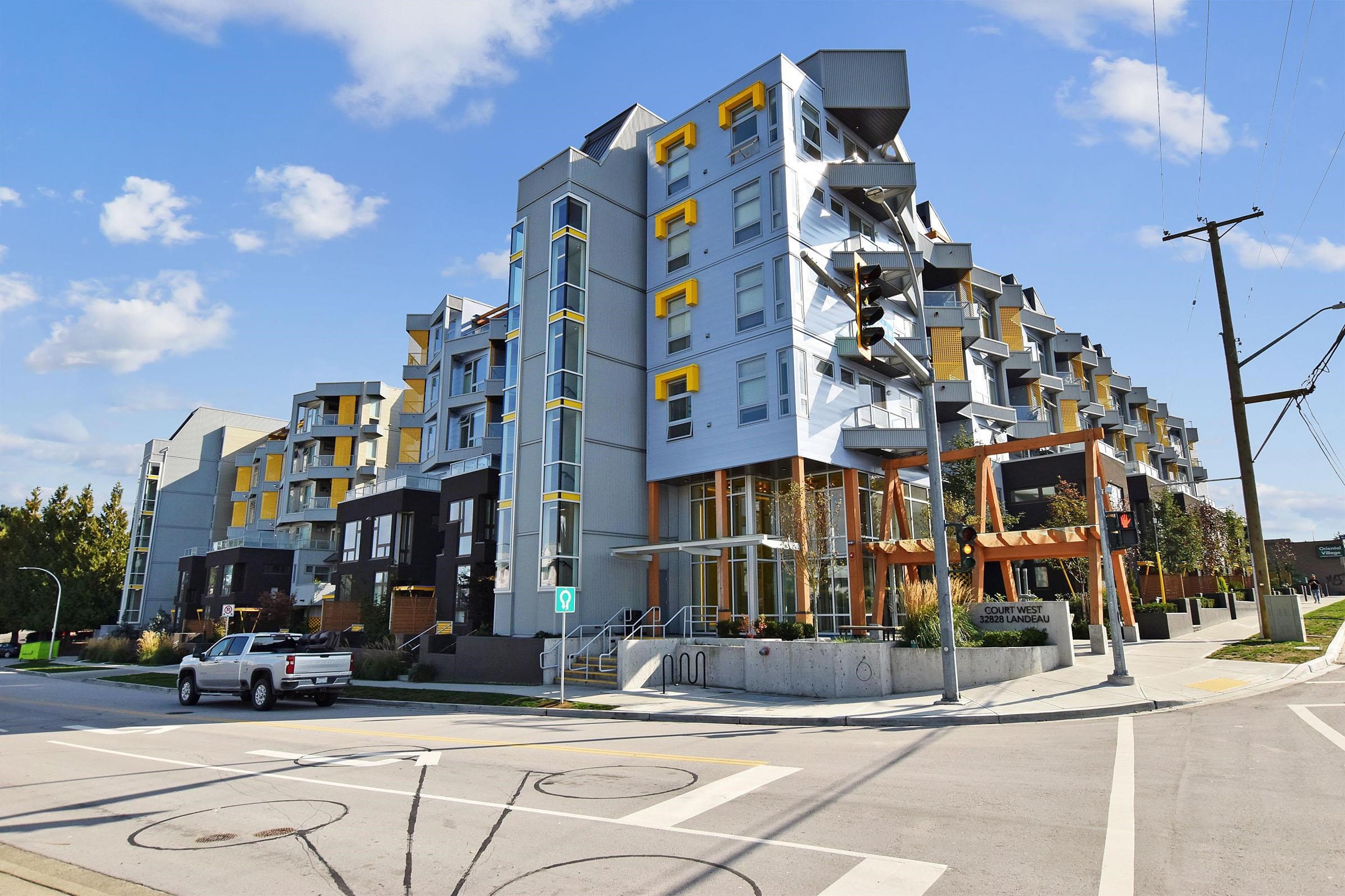 32828 Landeau Place, Abbotsford - Exteriors - Full Complex View - Photo 2