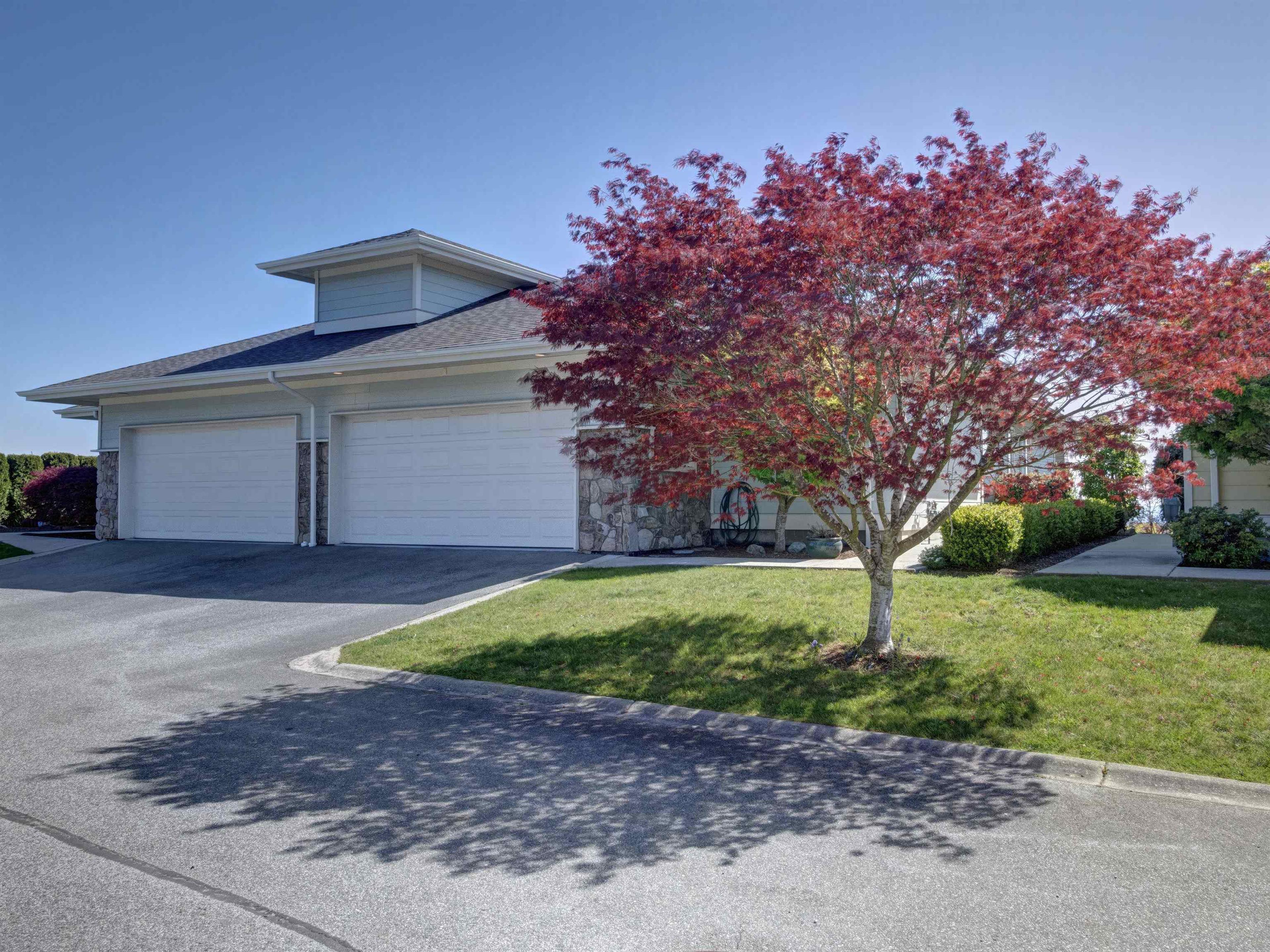 5520 Mccourt Road, Sechelt - Exteriors - Photo 4