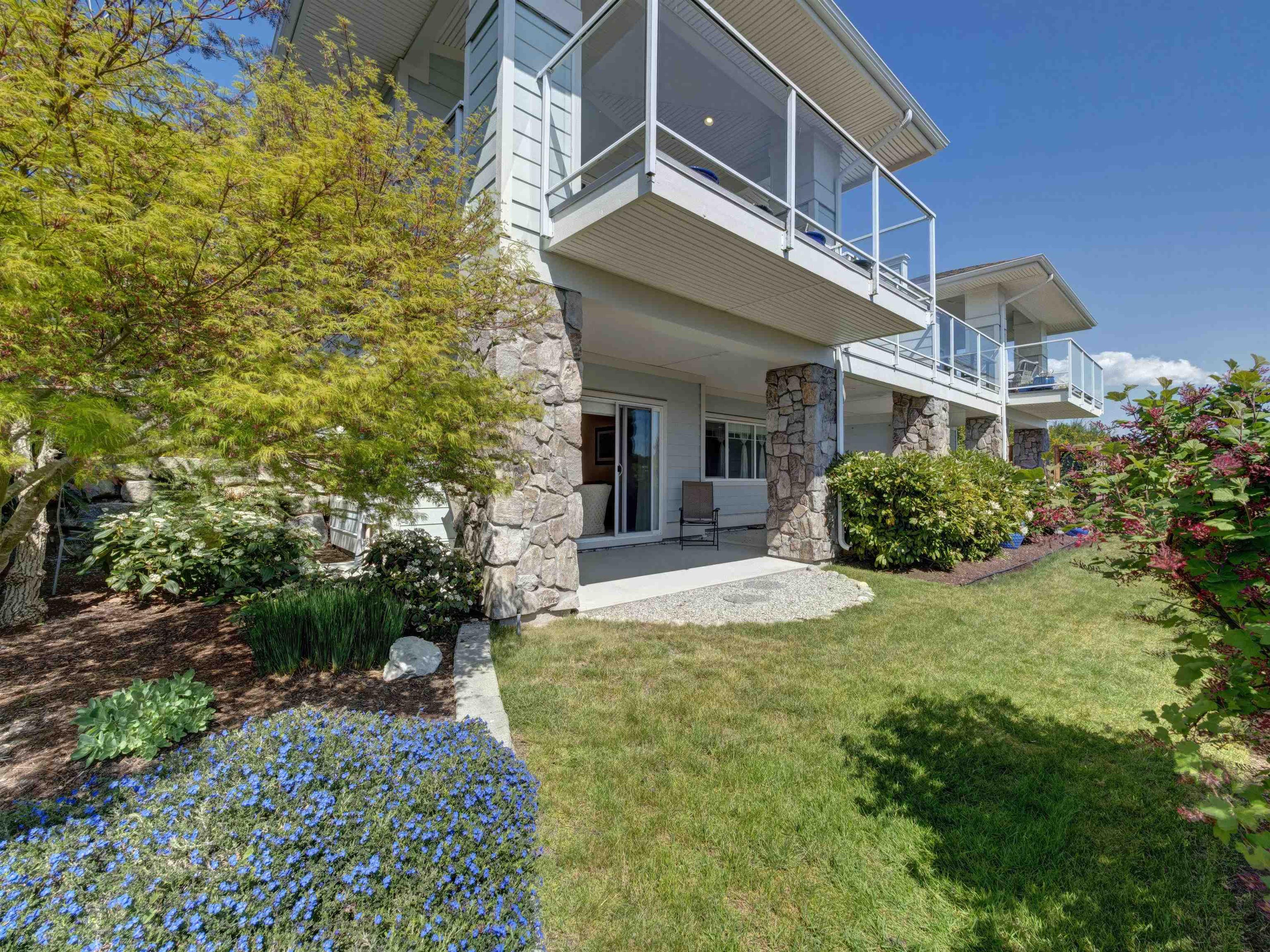 5520 Mccourt Road, Sechelt - Exteriors - Full Complex View - Photo 5