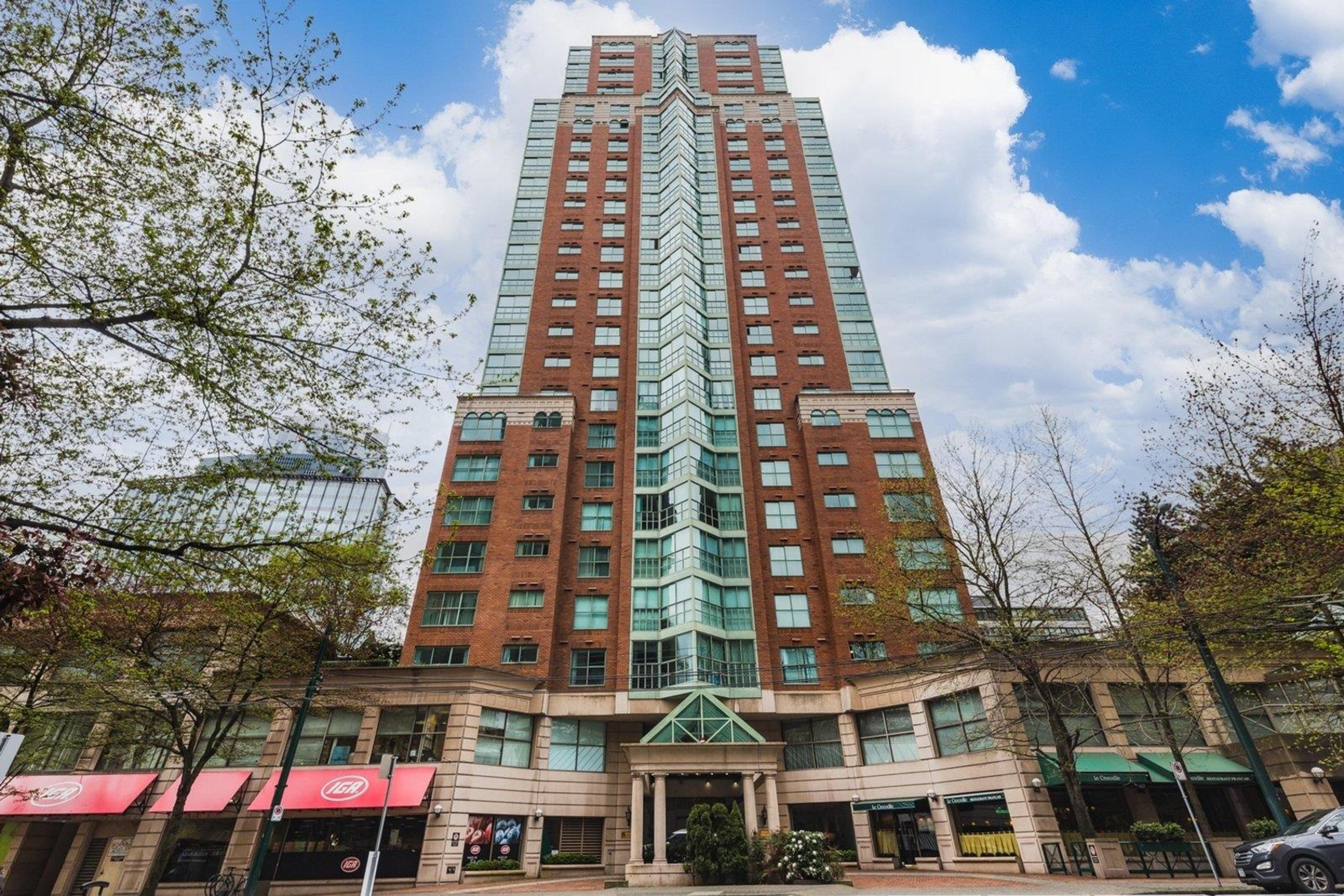 909 Burrard Street, Vancouver - Exteriors - Photo 2