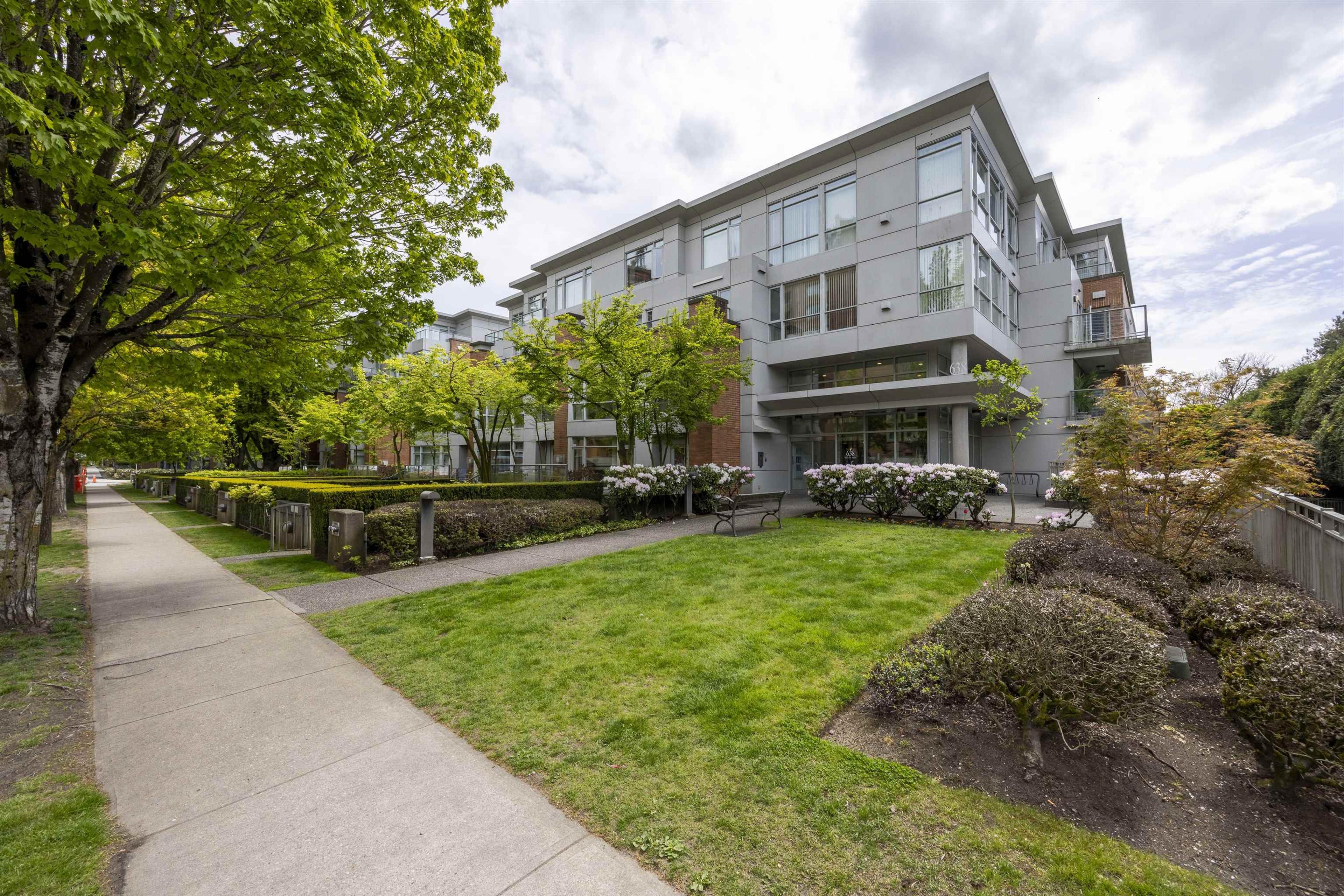 638 W 45th Avenue, Vancouver - Exteriors - Photo 3