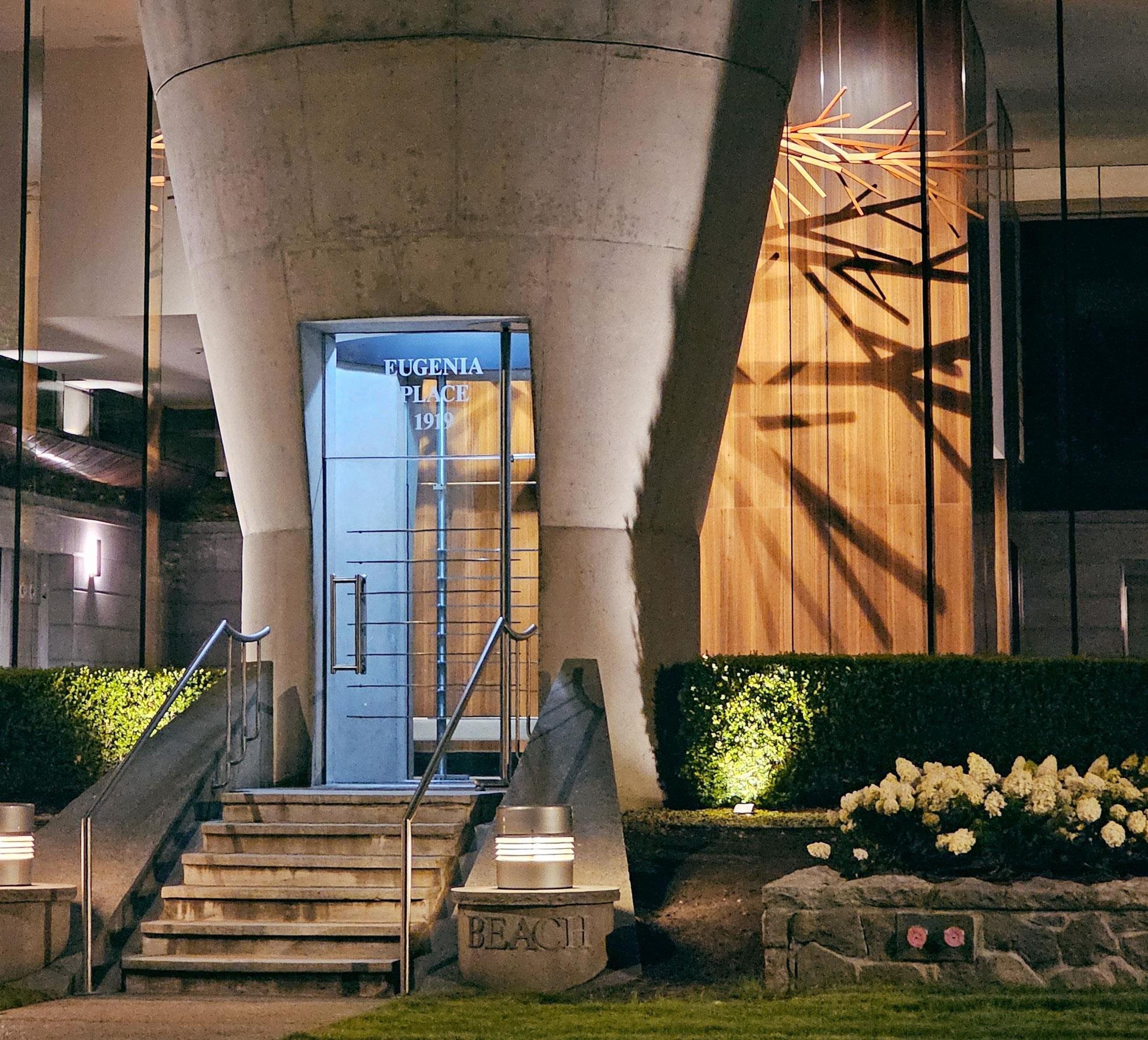 1919 Beach Avenue, Vancouver - Exteriors - Photo 3