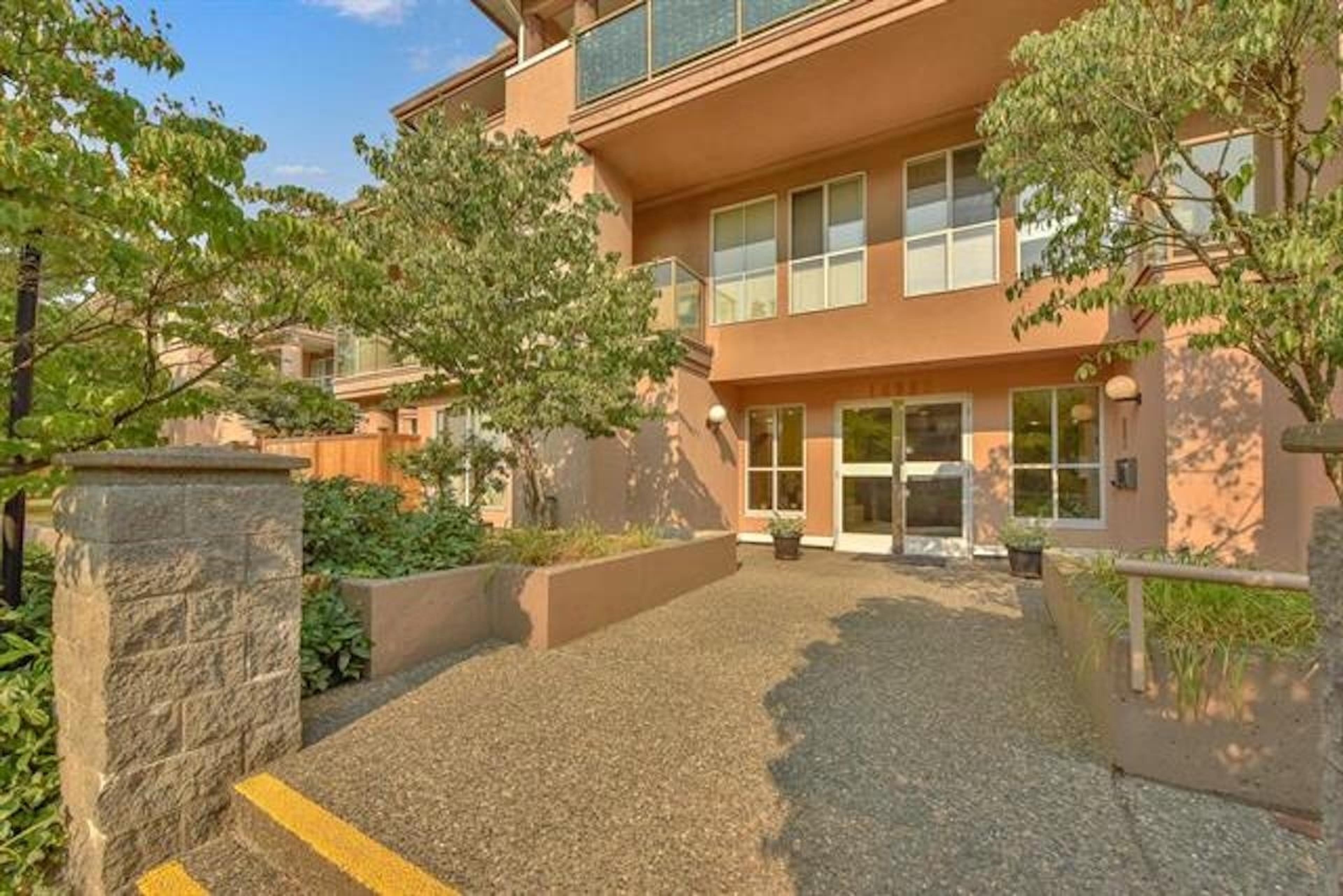 14993 101a Avenue, Surrey - Exteriors - Photo 2