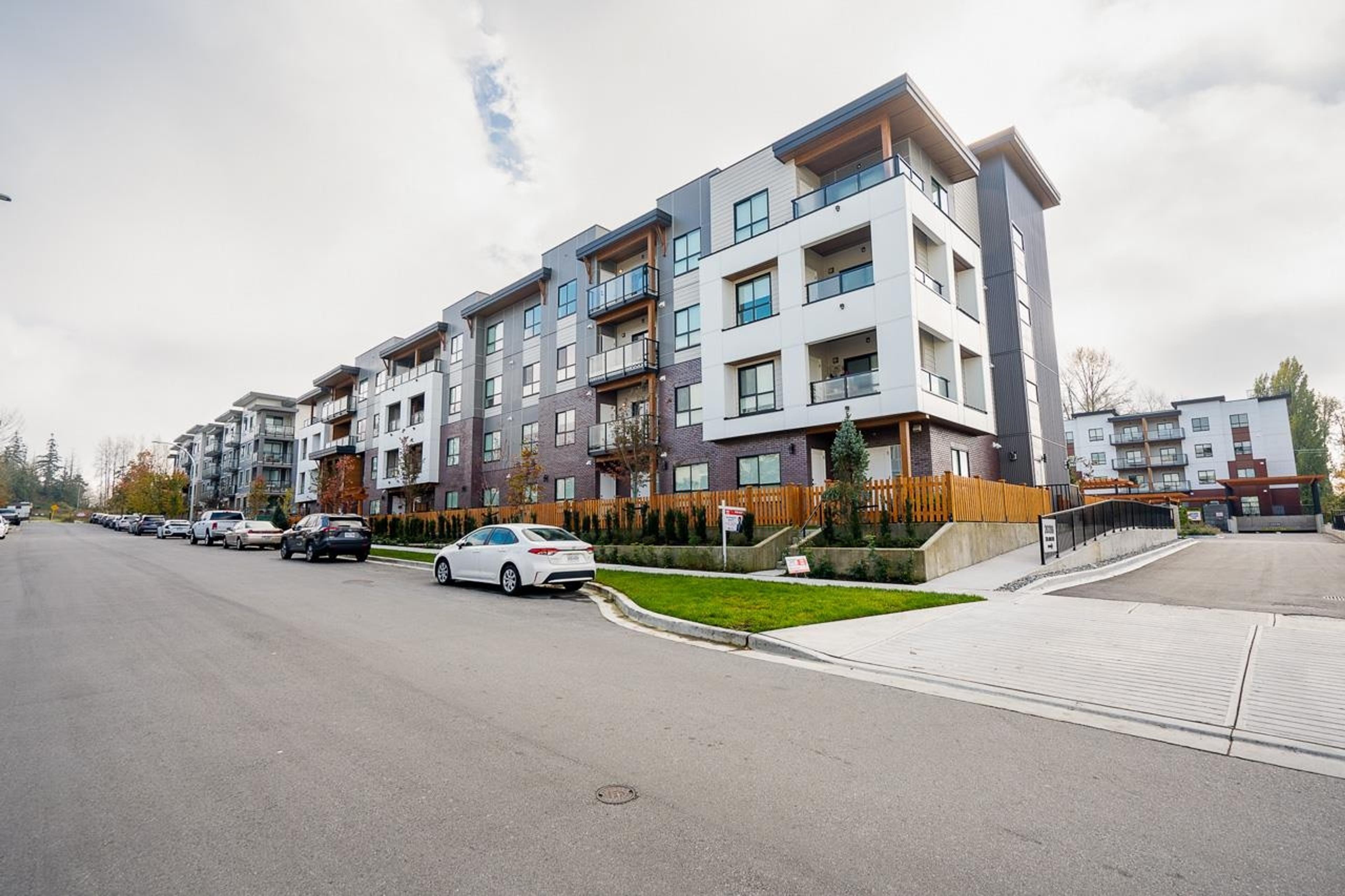 20282 72b Avenue, Langley - Exteriors - Full Complex View - Photo 3