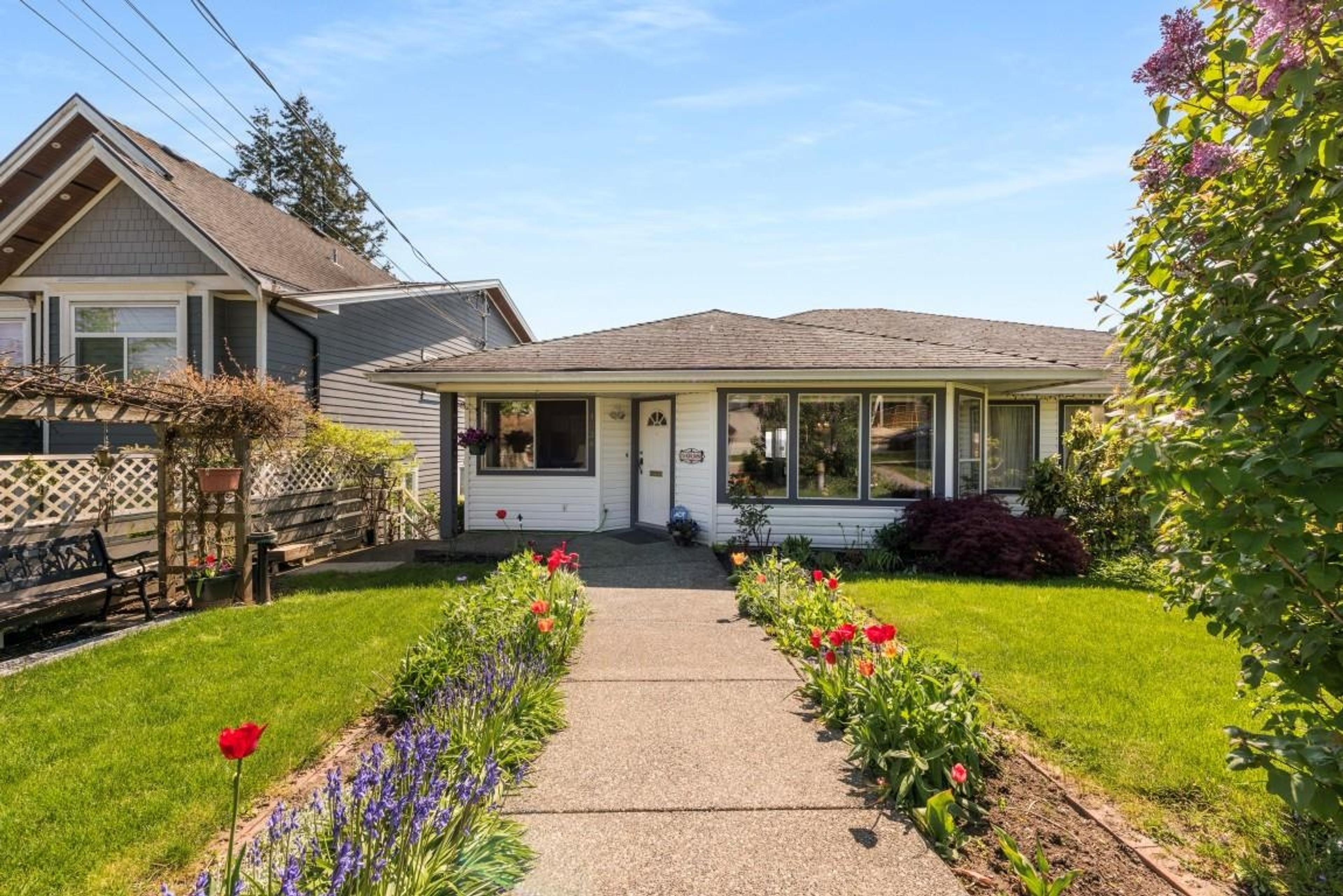 1038 Walls Avenue, Coquitlam - Exteriors - Photo 2