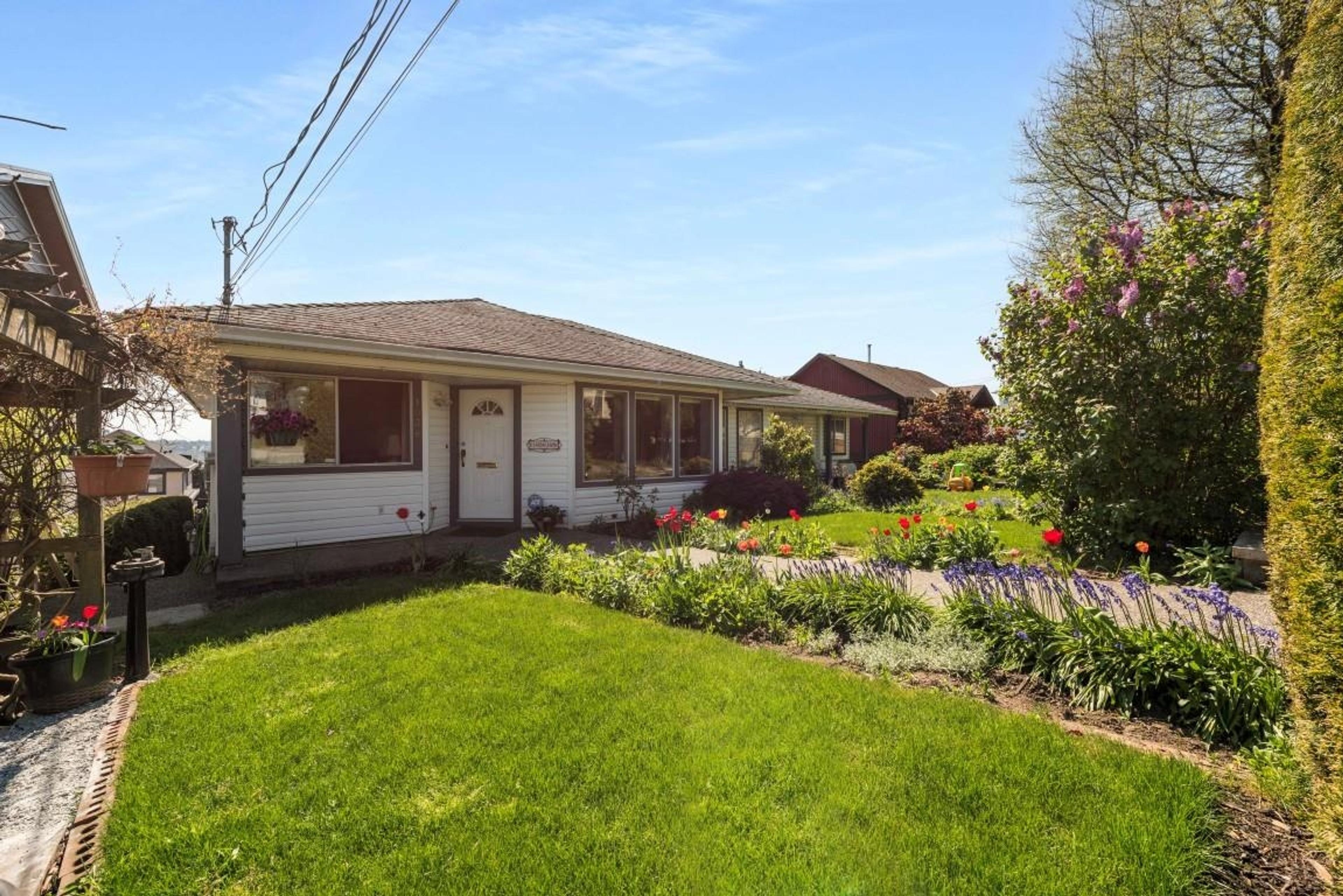 1038 Walls Avenue, Coquitlam - Exteriors - Photo 3