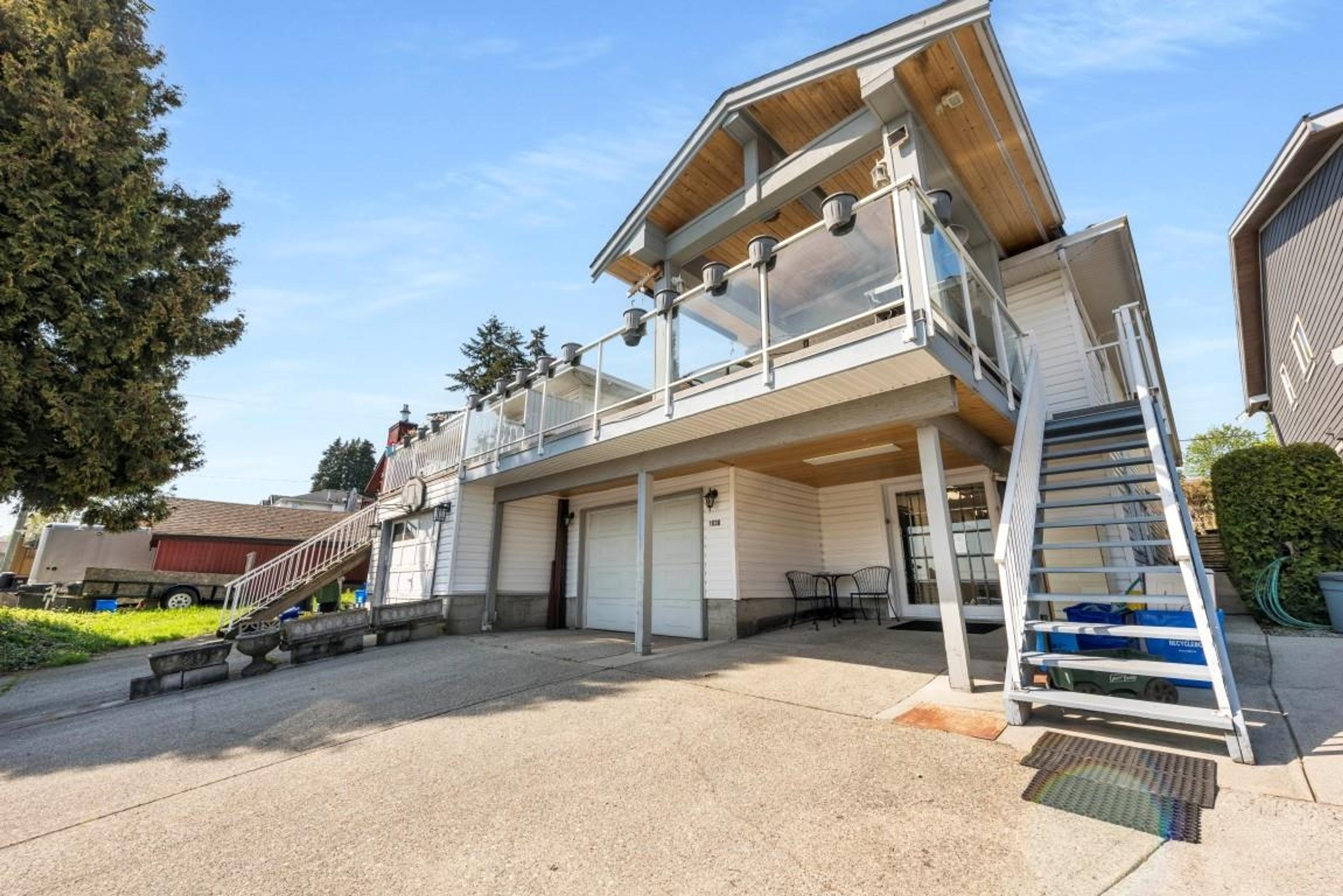 1038 Walls Avenue, Coquitlam - Exteriors - Photo 4