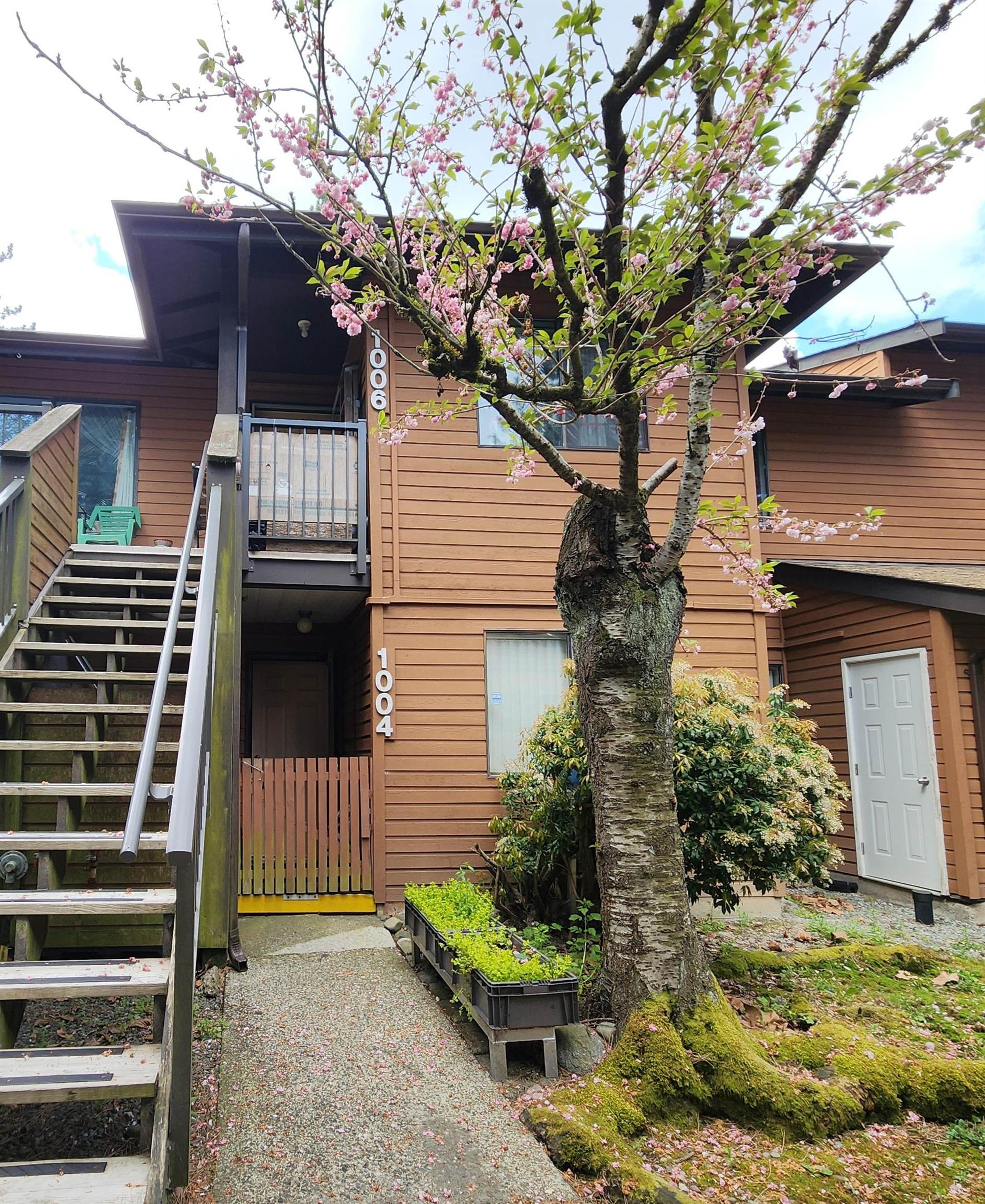 10620 150 Street, Surrey - Exteriors - Photo 2