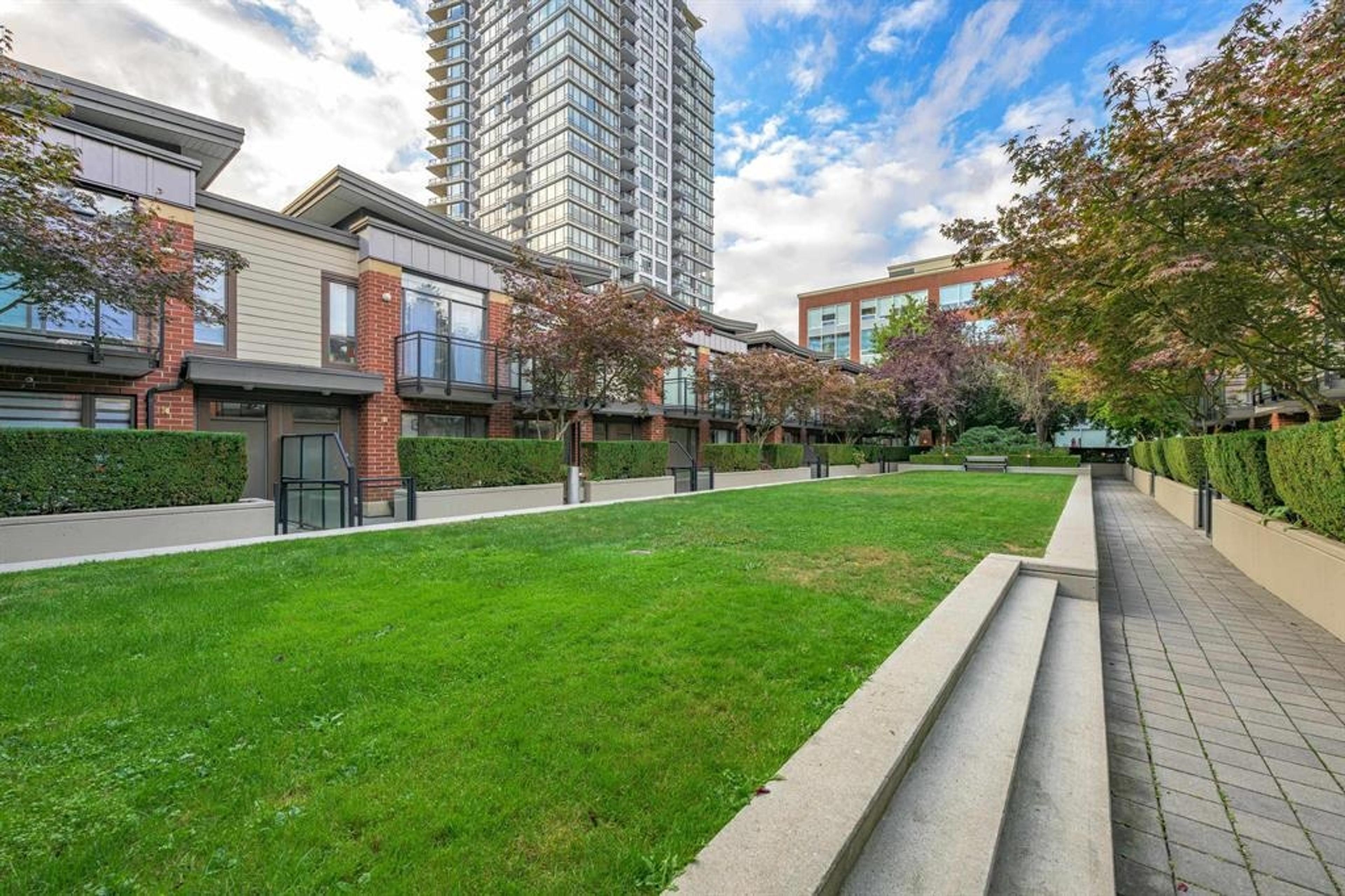 130 Brew Street, Port Moody - Outdoor Amenities - Garden / Yard/ Backyard/ Porch/ Deck - Photo 3