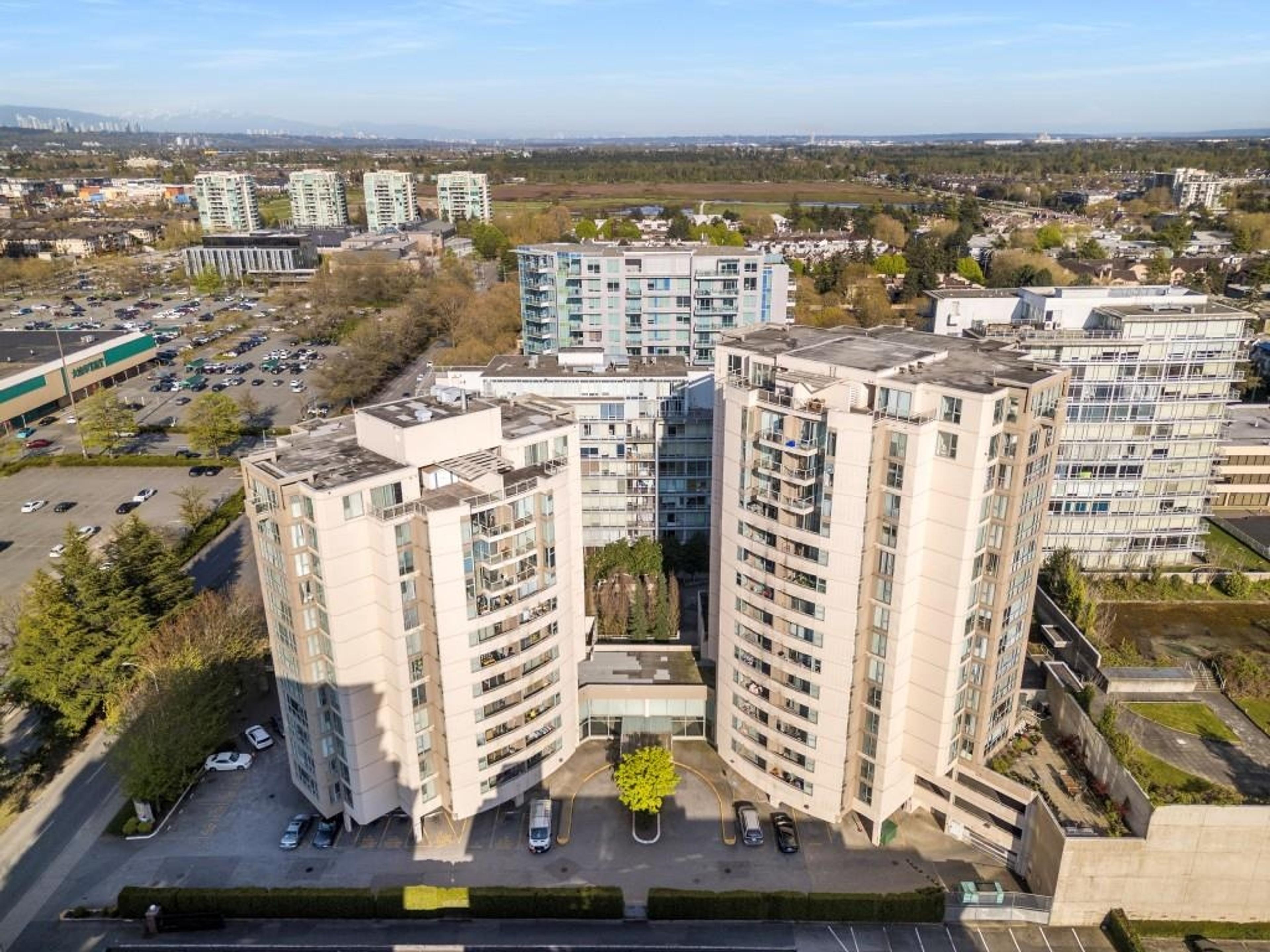 8246 Lansdowne Road, Richmond - Exteriors - Full Complex View, Drone/Aerial View - Photo 5