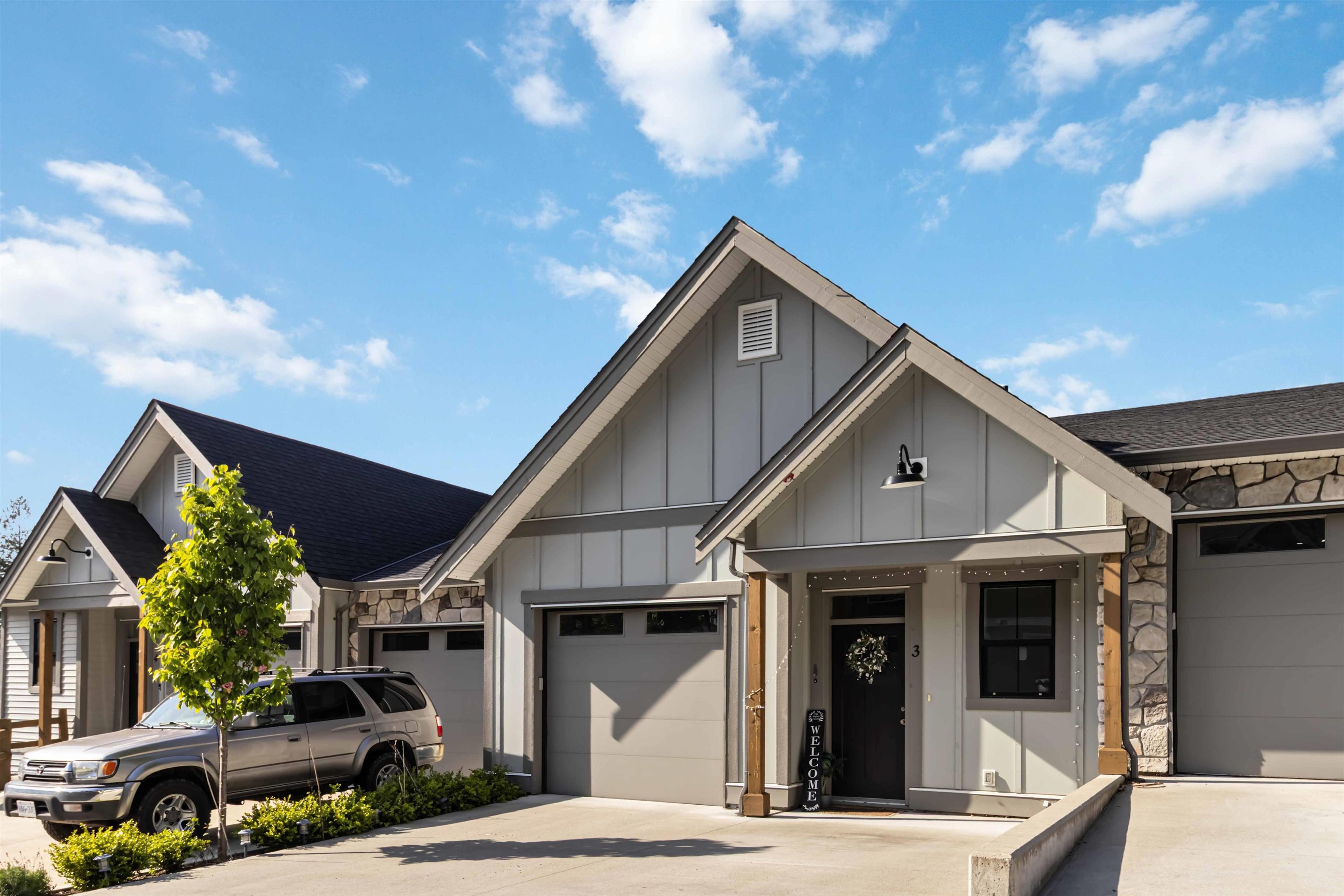 47203 Vista Place, Chilliwack - Exteriors - Full Complex View - Photo 1