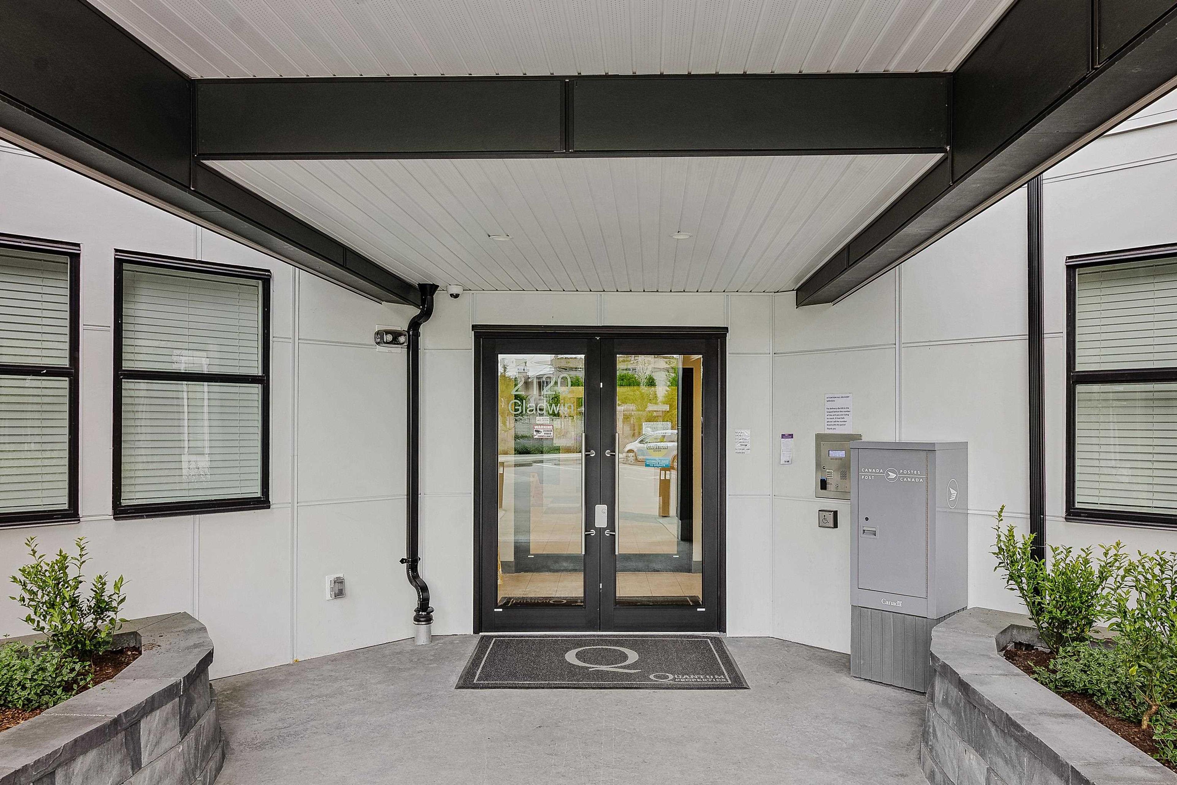 2120 Gladwin Road, Abbotsford - Exteriors - Photo 2