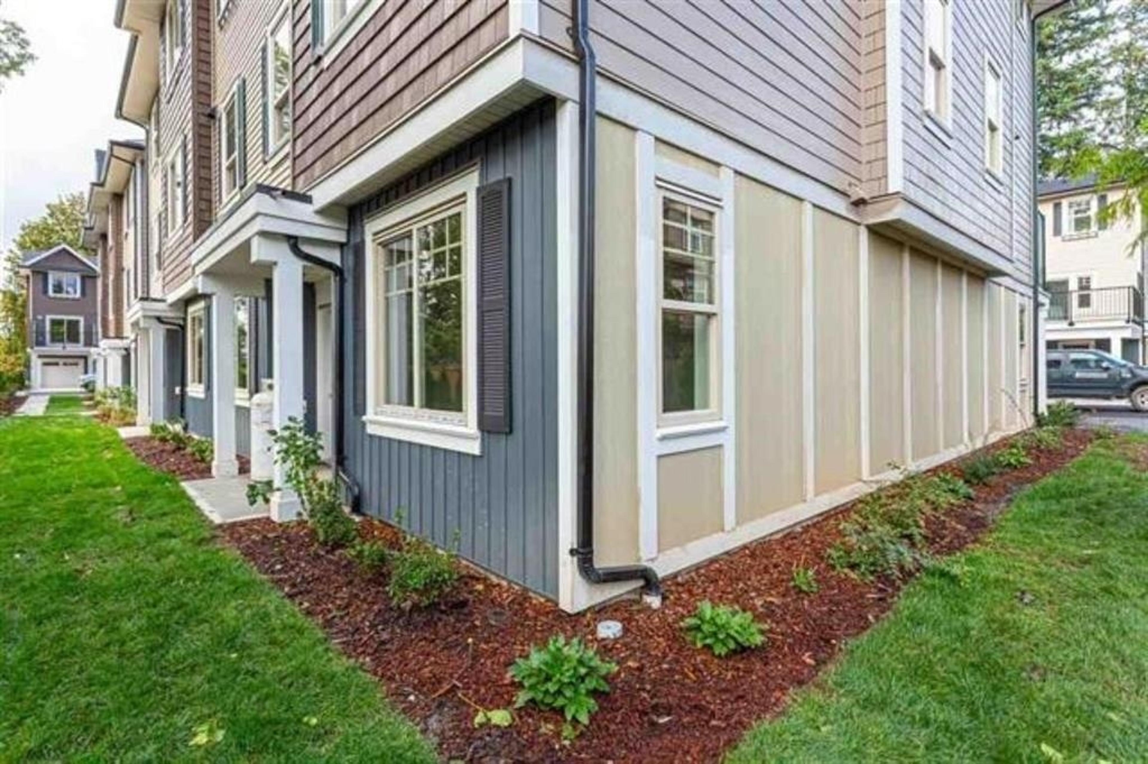 1950 Salton Road, Abbotsford - Exteriors - Full Complex View - Photo 4