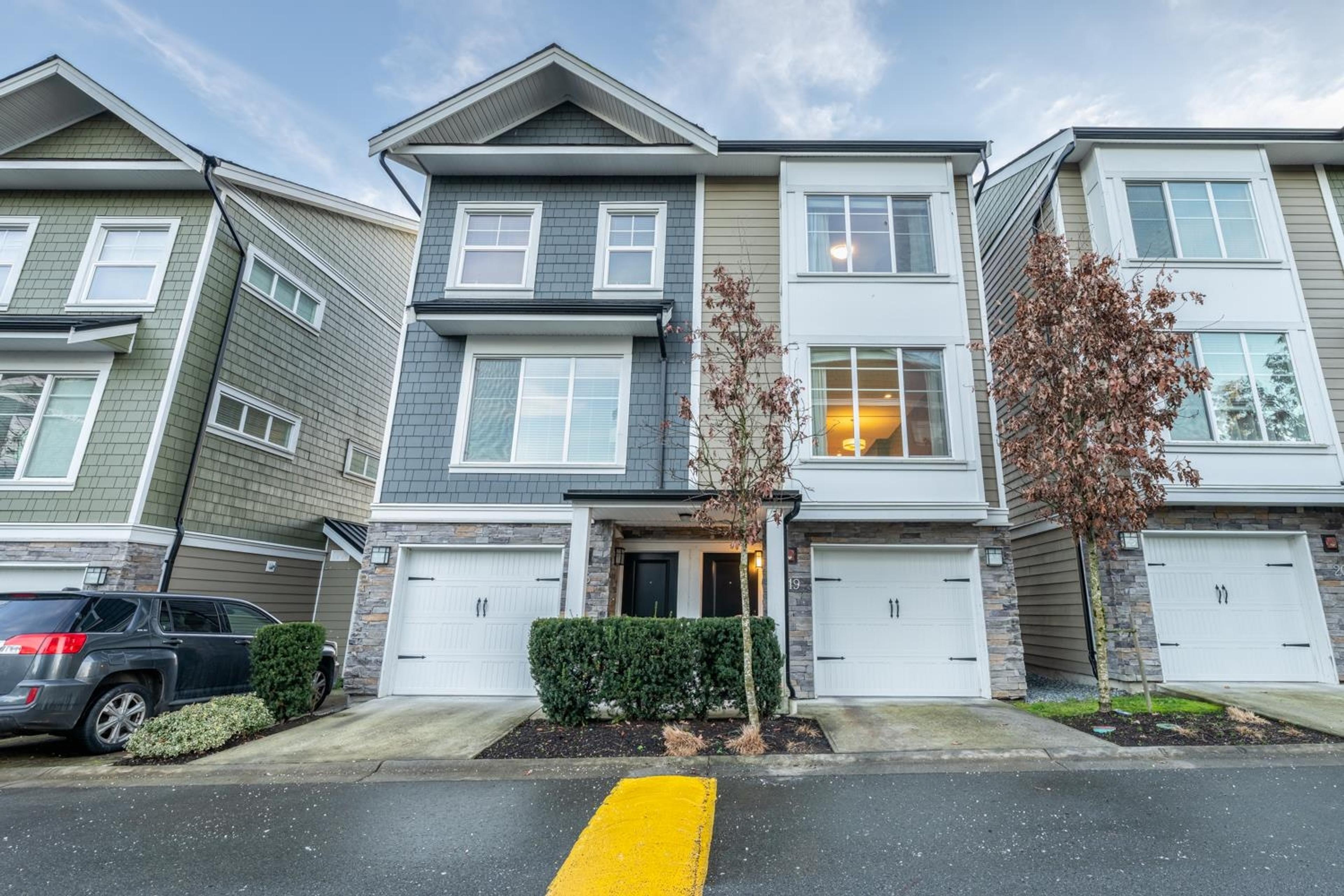 21150 76a Avenue, Langley - Exteriors - Full Complex View - Photo 1