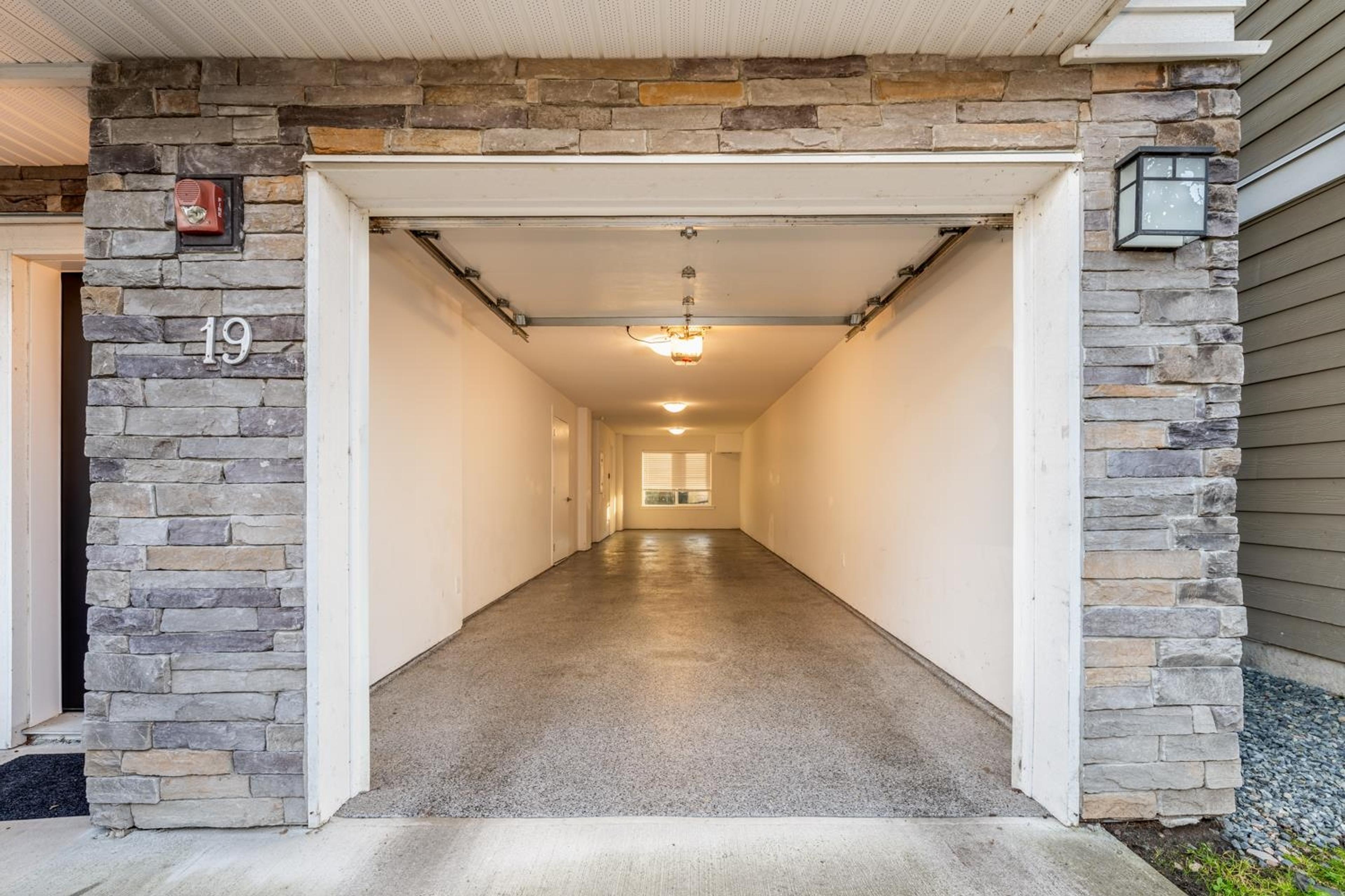 21150 76a Avenue, Langley - Exteriors - Photo 3