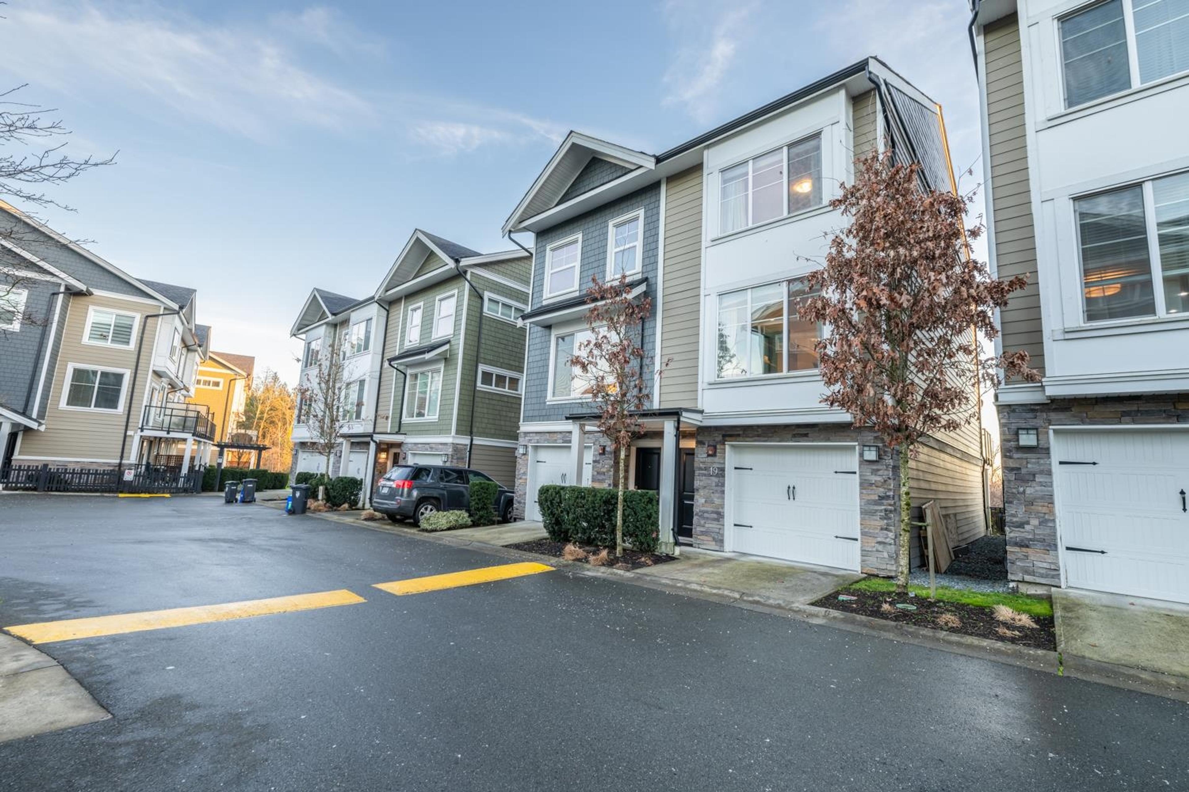 21150 76a Avenue, Langley - Exteriors - Full Complex View - Photo 6