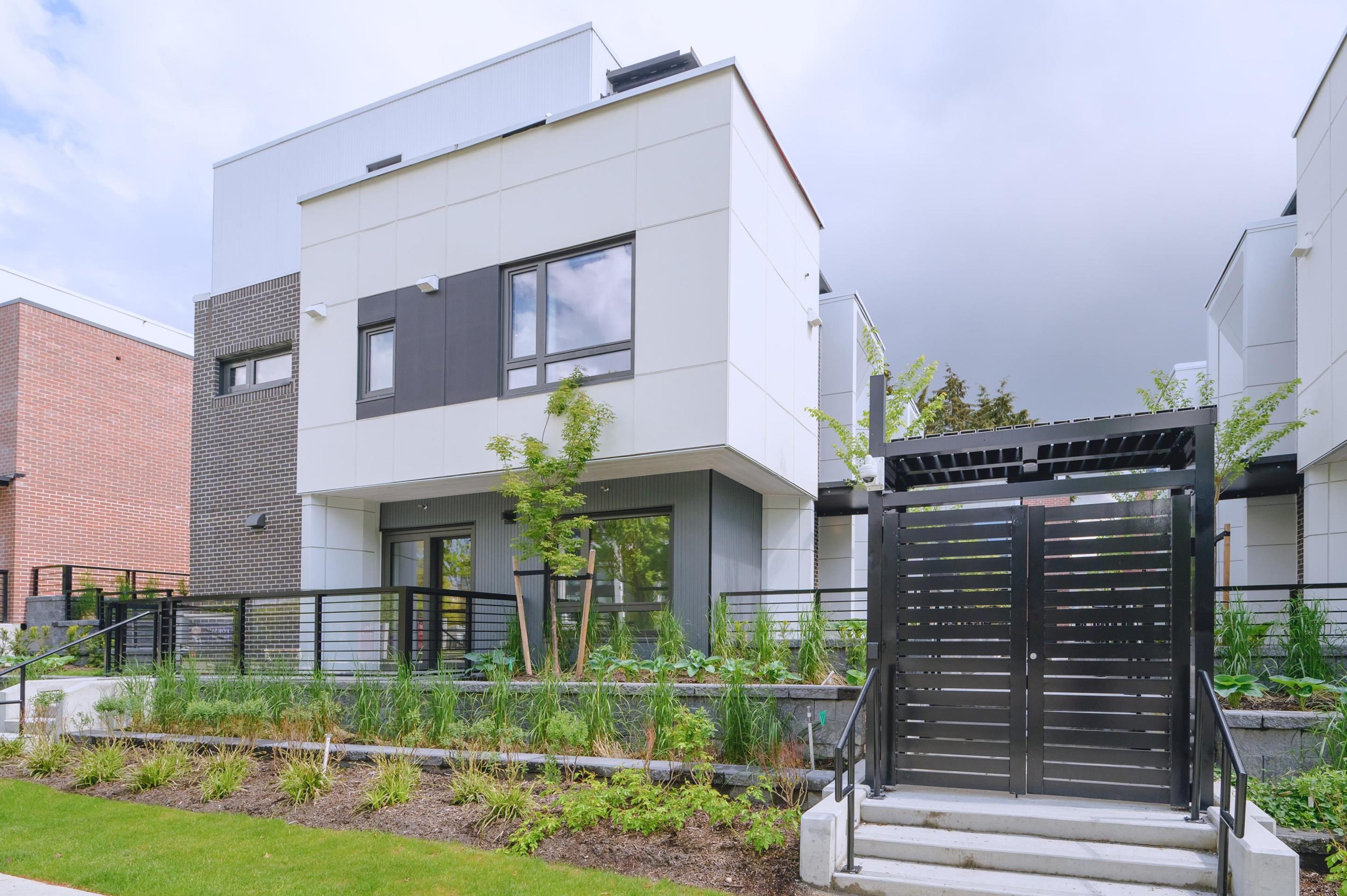 6322 Oak Street, Vancouver - Exteriors - Full Complex View - Photo 2