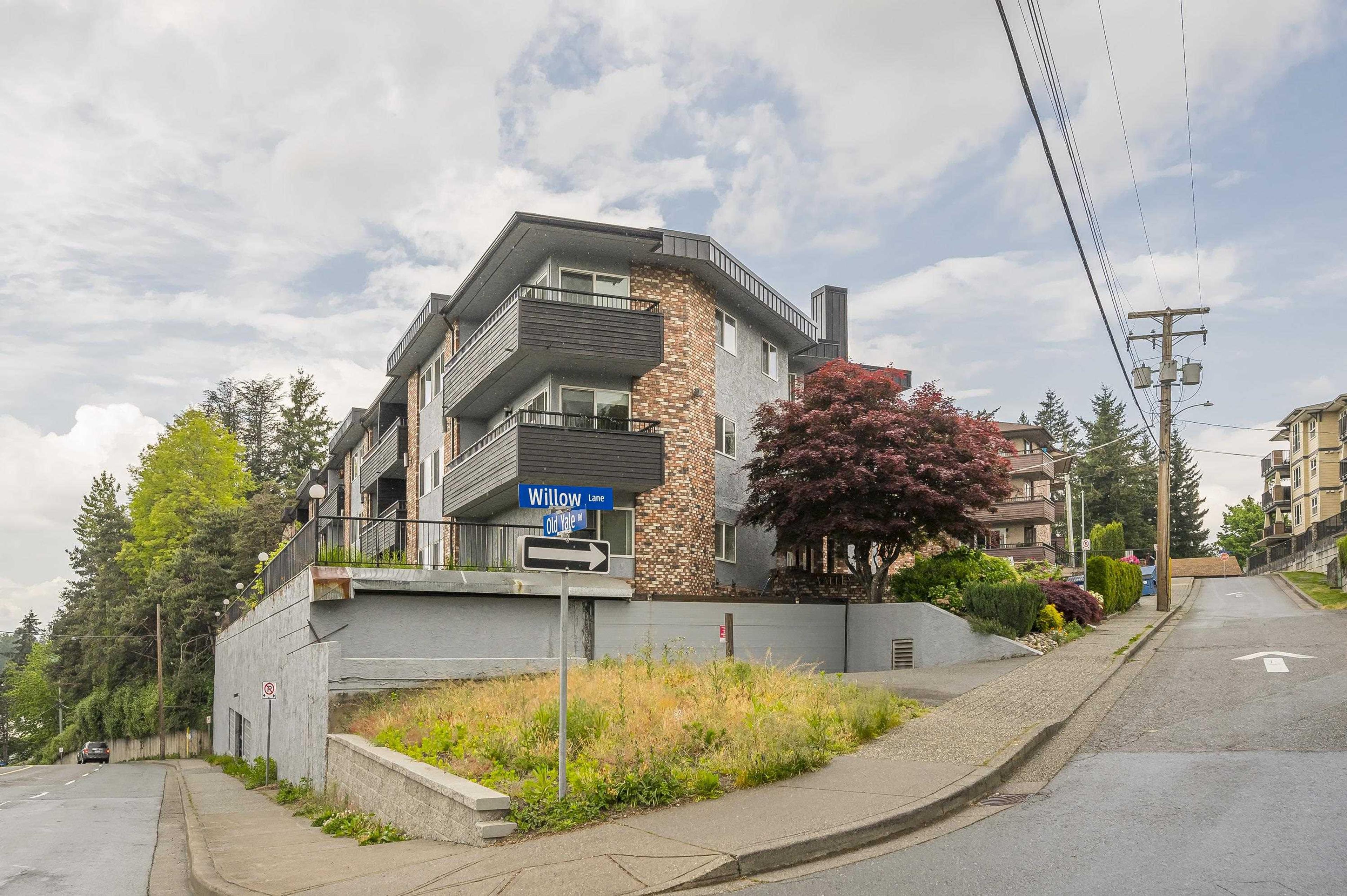 2551 Willow Lane, Abbotsford - Exteriors - Photo 1