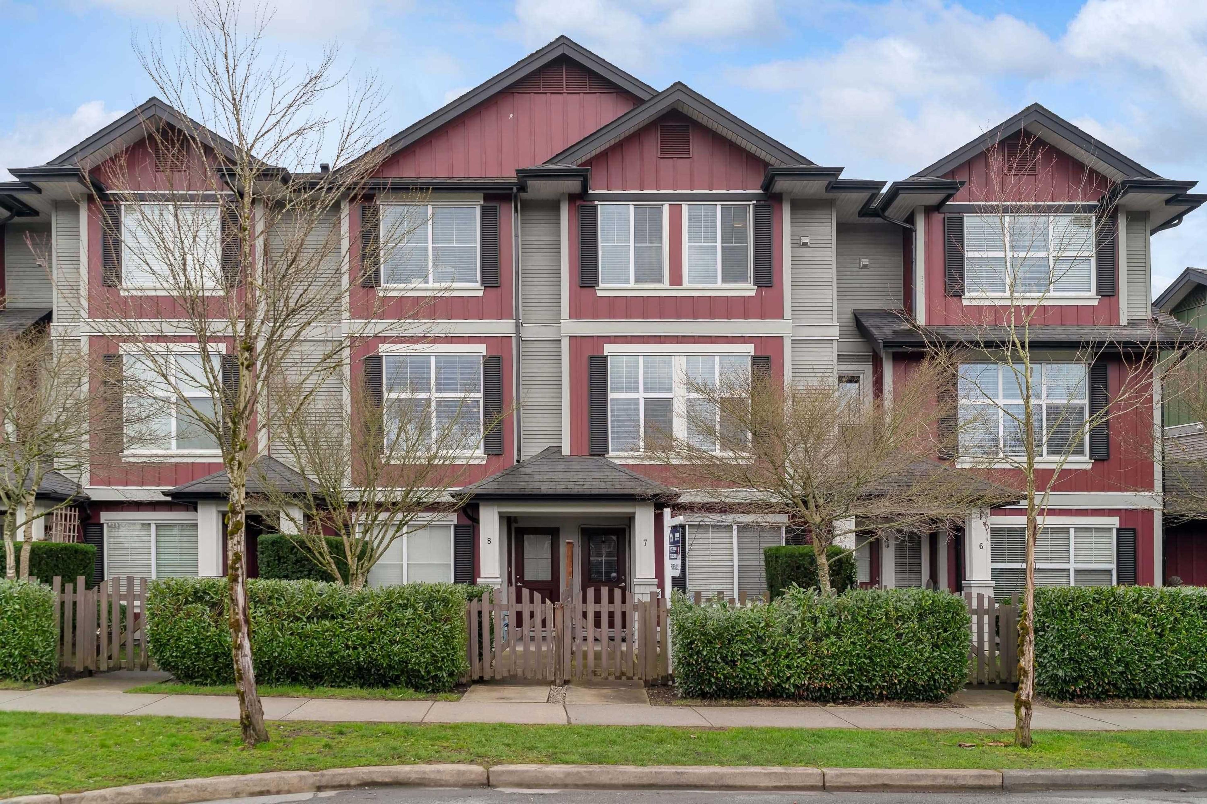 18211 70 Avenue, Surrey - Exteriors - Photo 4